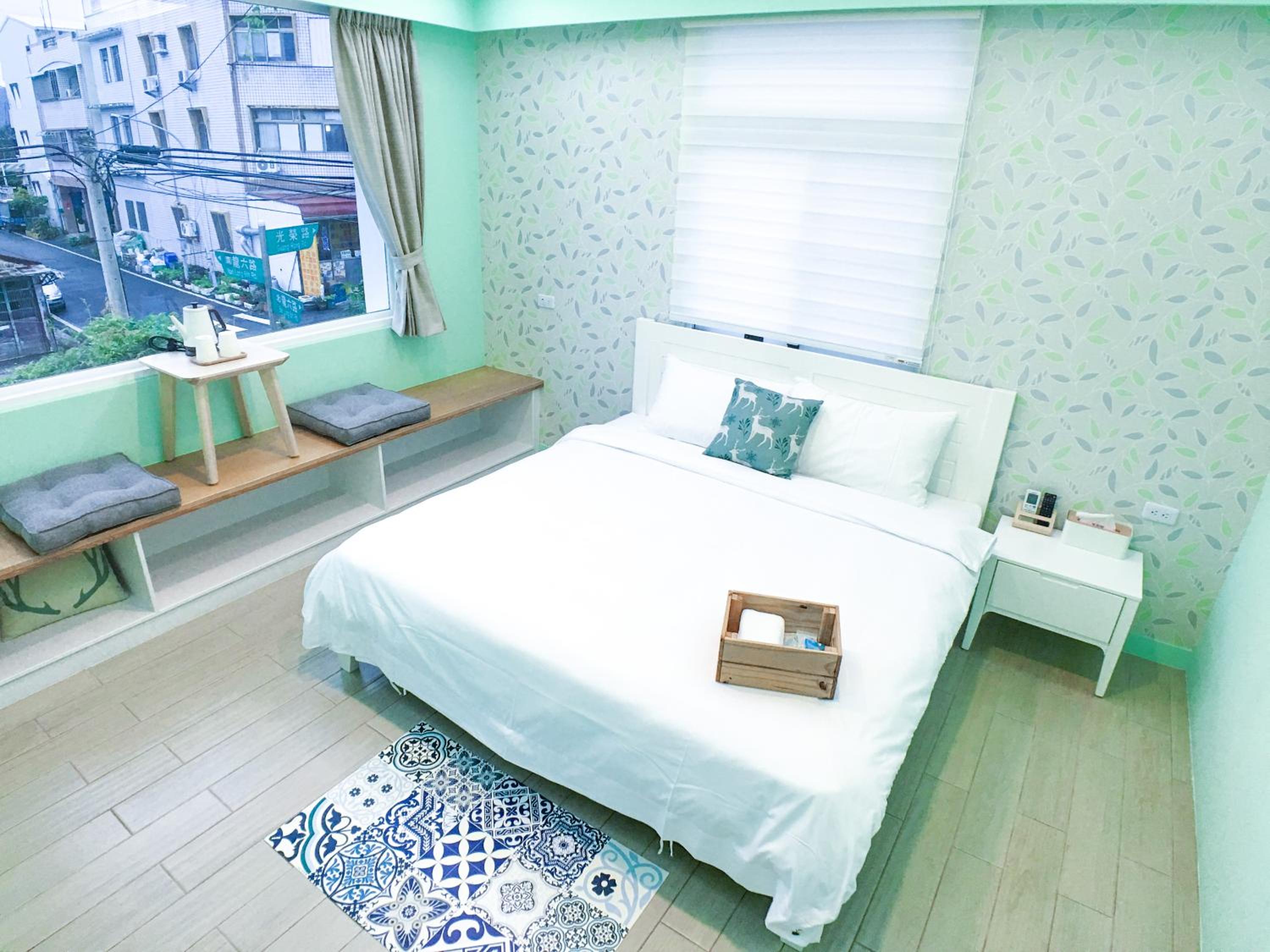 Queen Room photo 1
