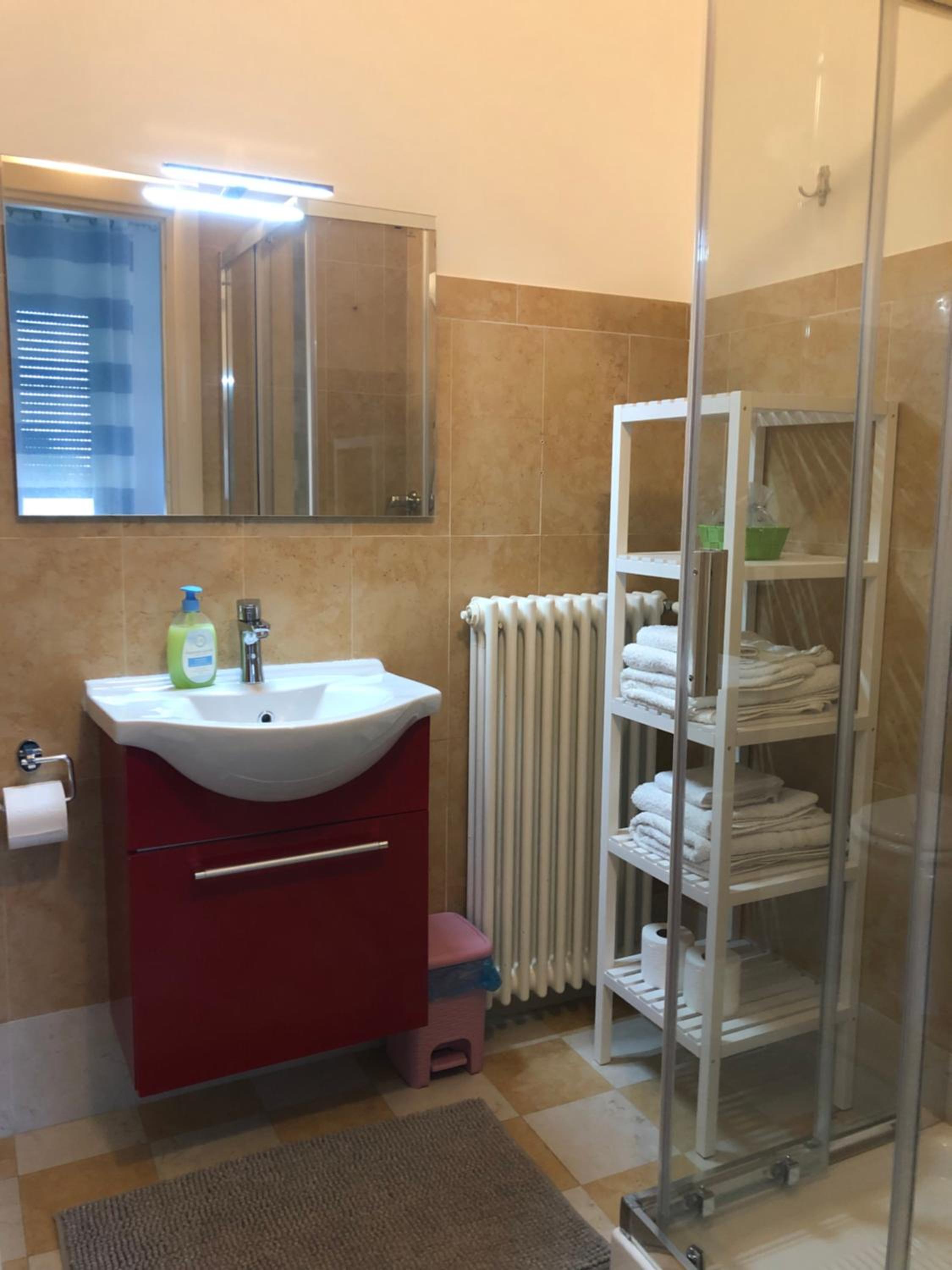 Double Room with Private Bathroom - Photo 3