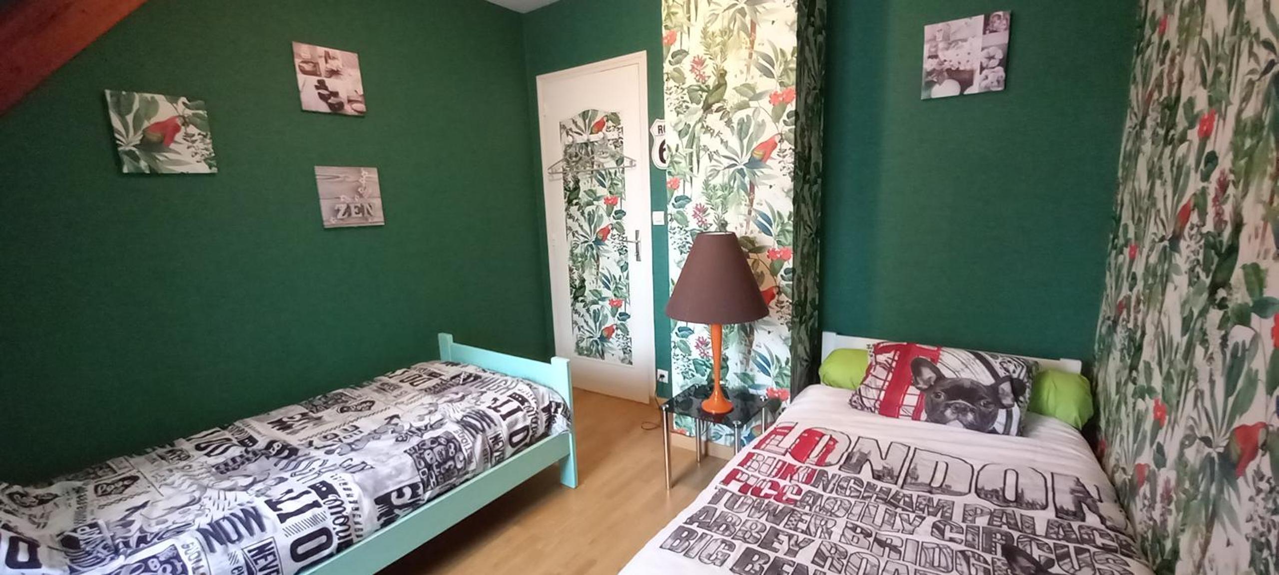 Double Room (1 Adult + 1 Child) - Photo 1