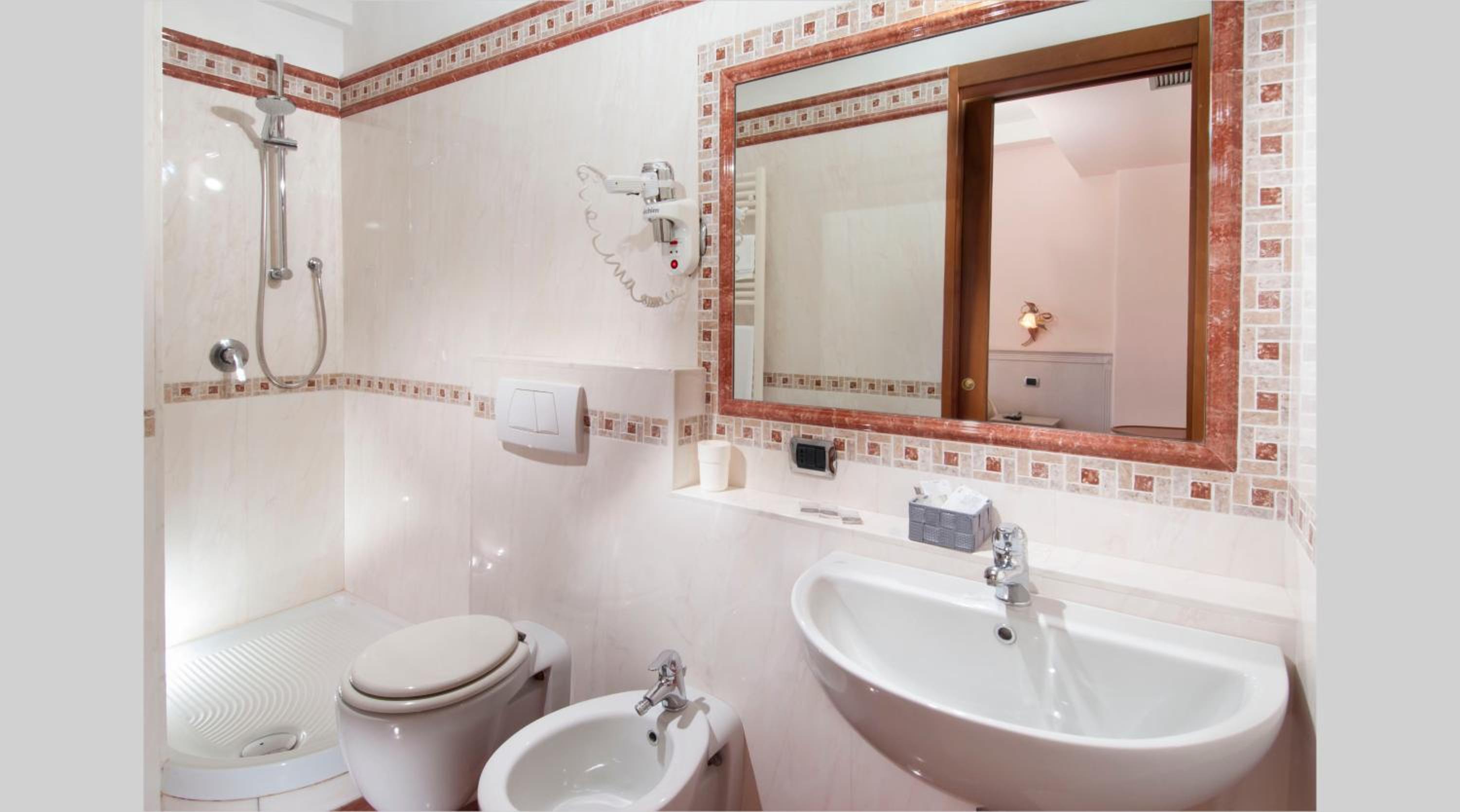 Double or Twin Room with Sea View