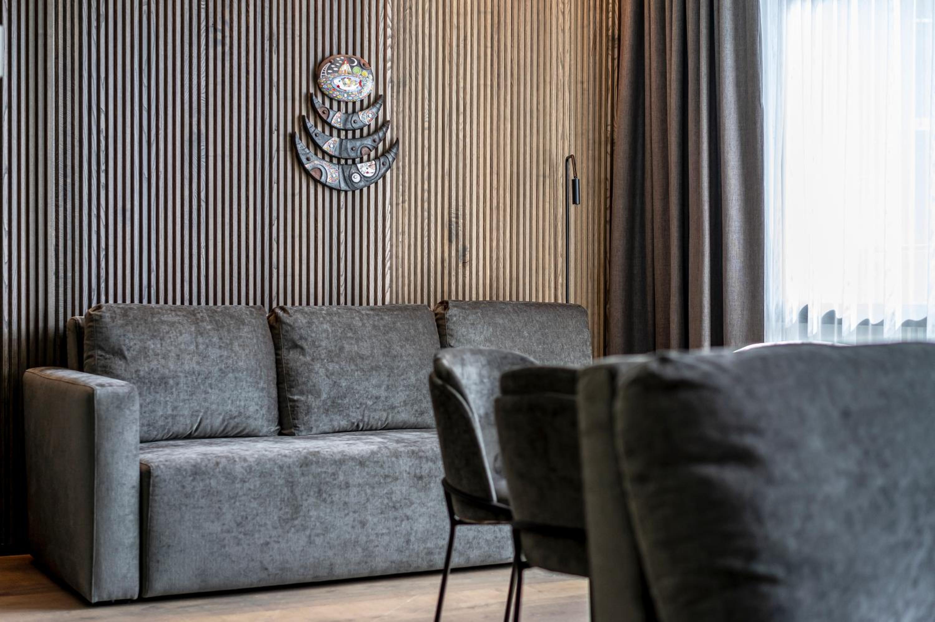 Apartment with Balcony - Photo 9