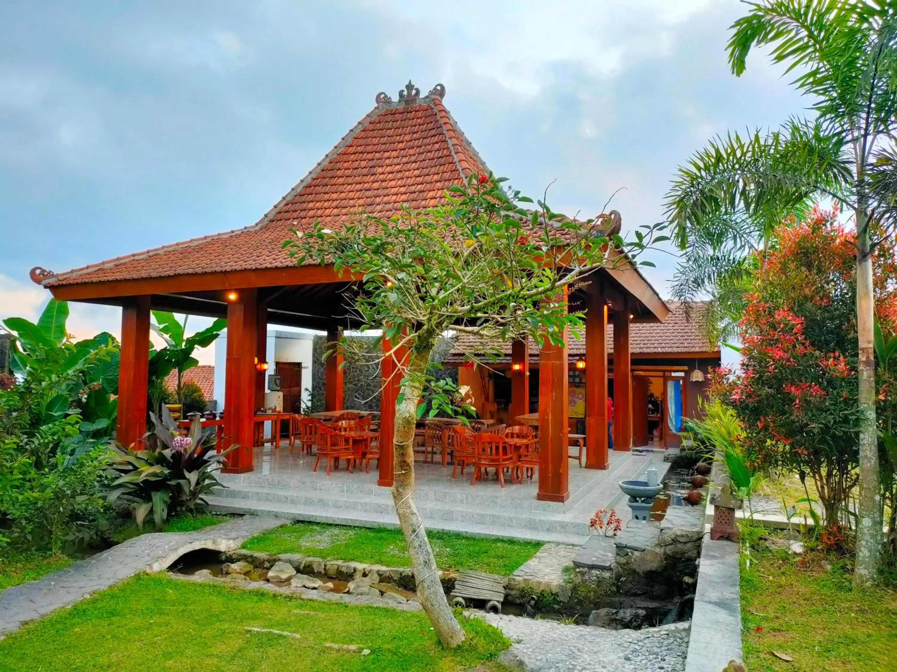 Cottage with Garden View - Photo 14