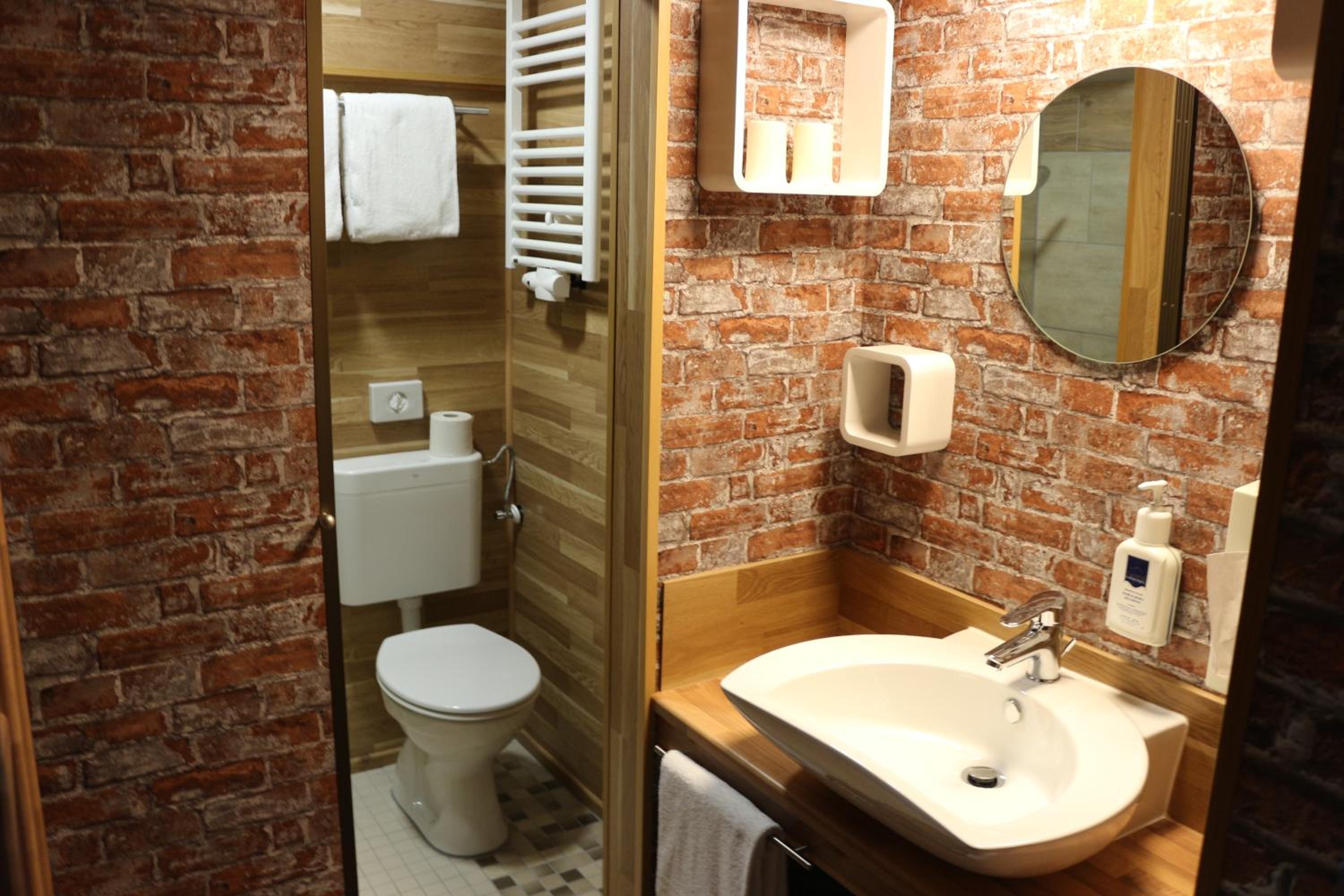Standard Double Room - Photo 2