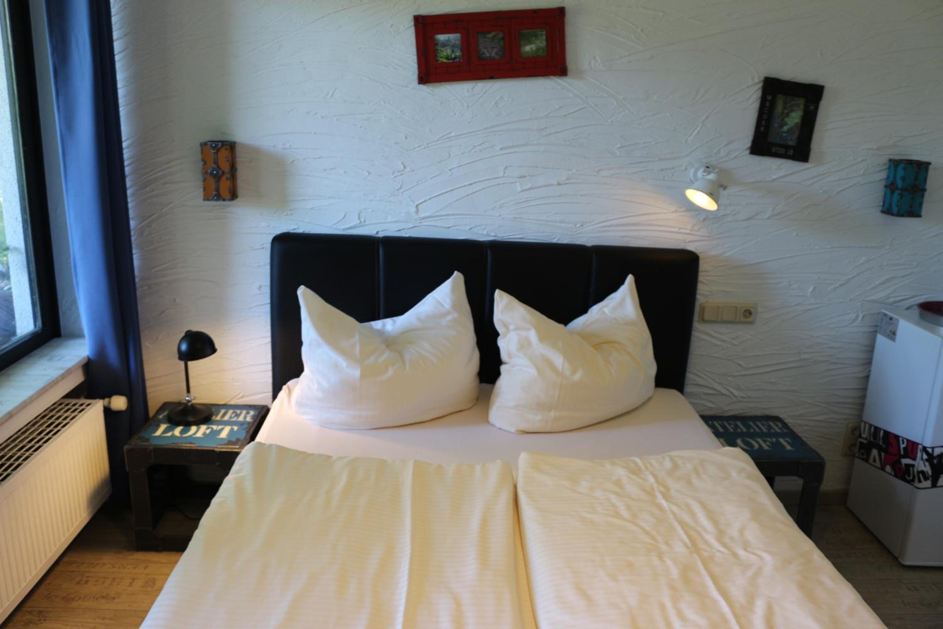 Standard Double Room - Photo 6