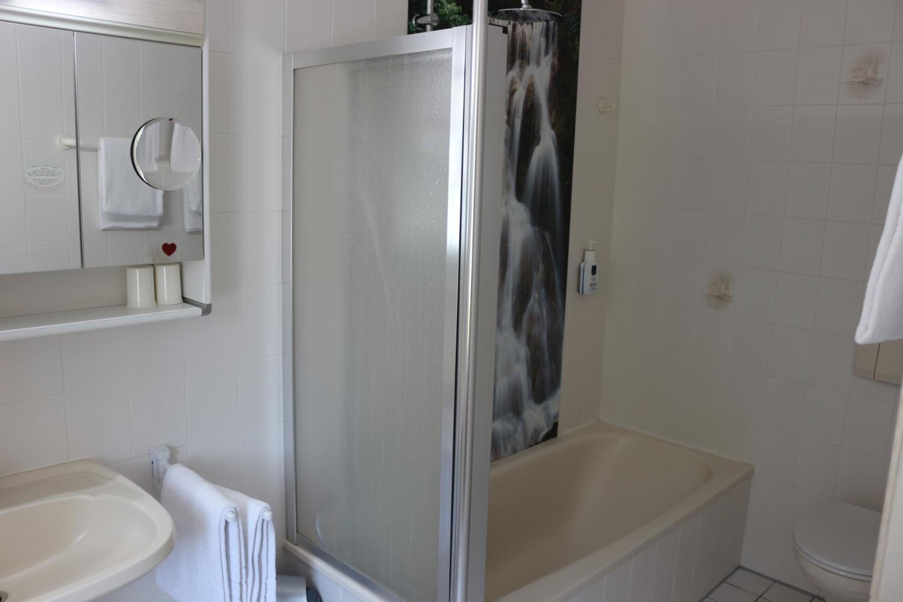 Economy Double Room - Photo 3