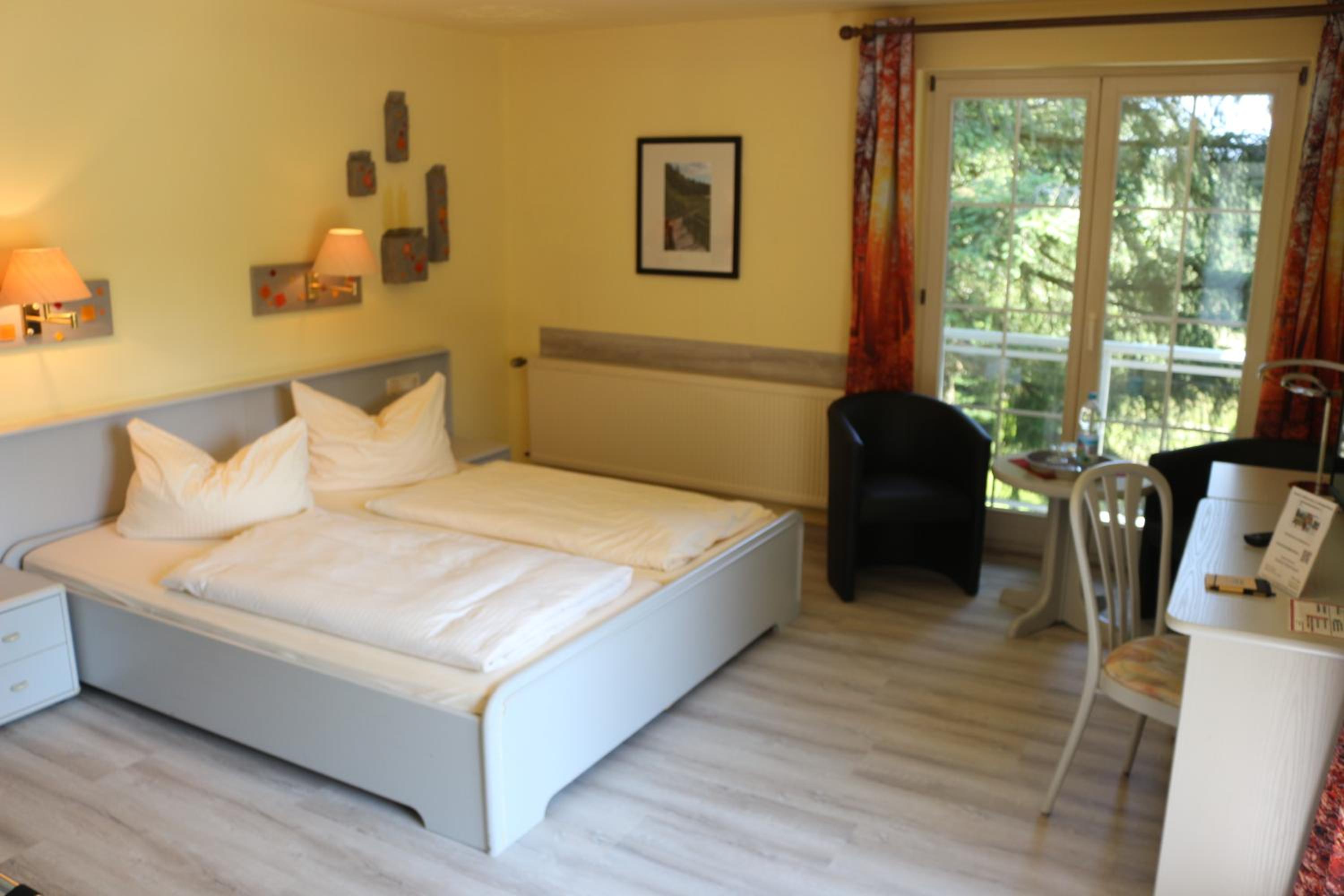 Standard Queen Room - Photo 3
