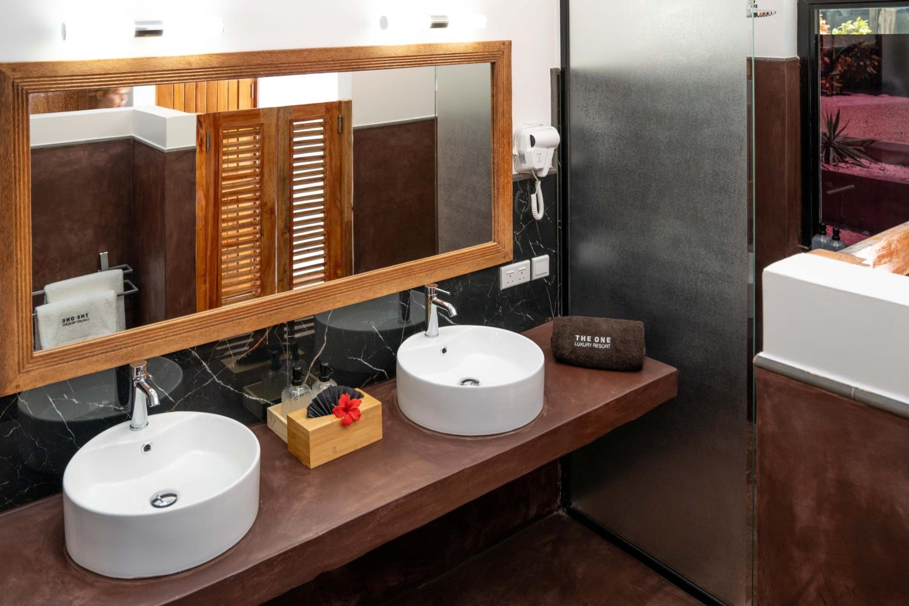 Deluxe Double or Twin Room with Ocean View photo 2