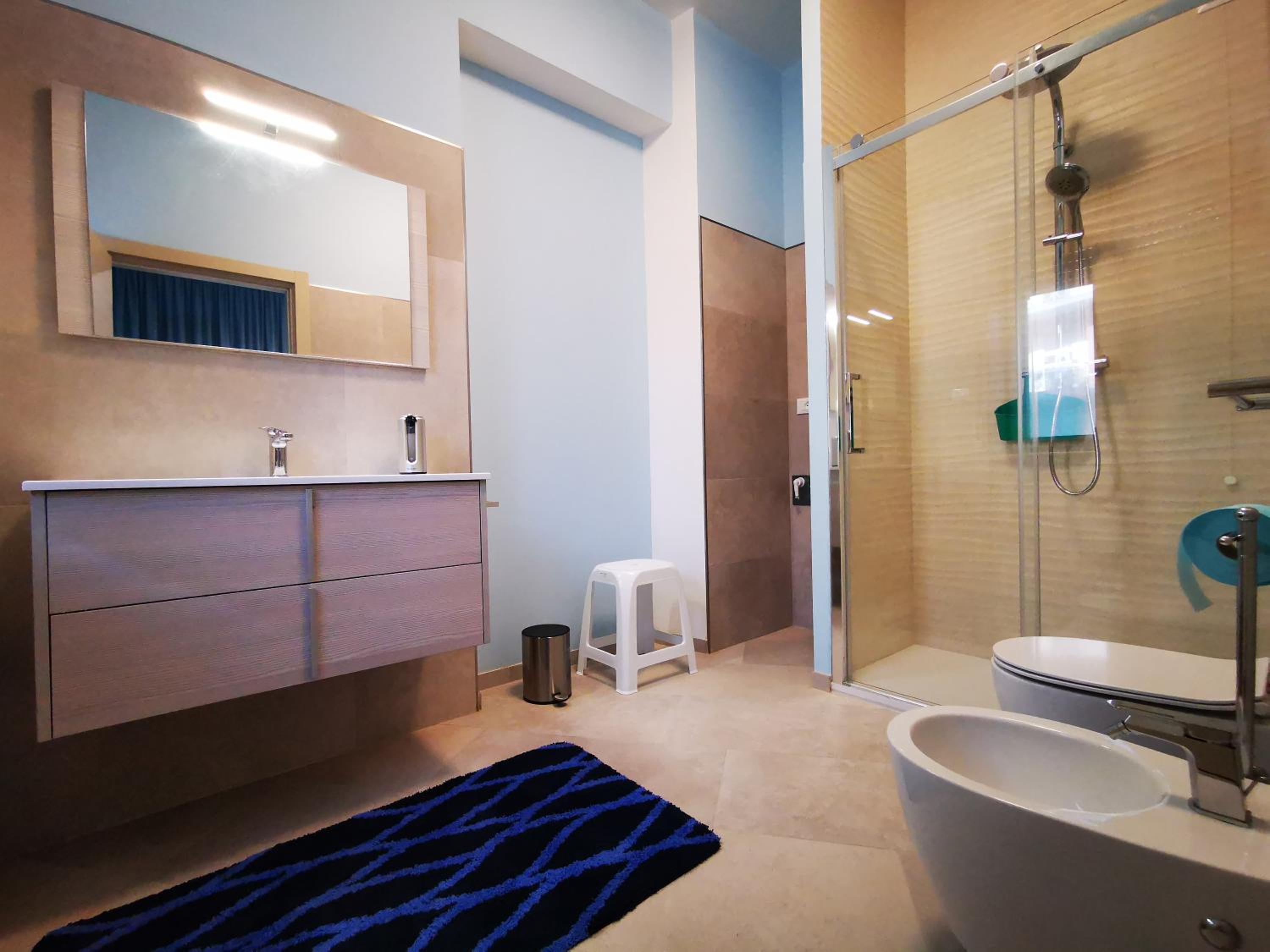 Twin Room with Private Bathroom photo 2