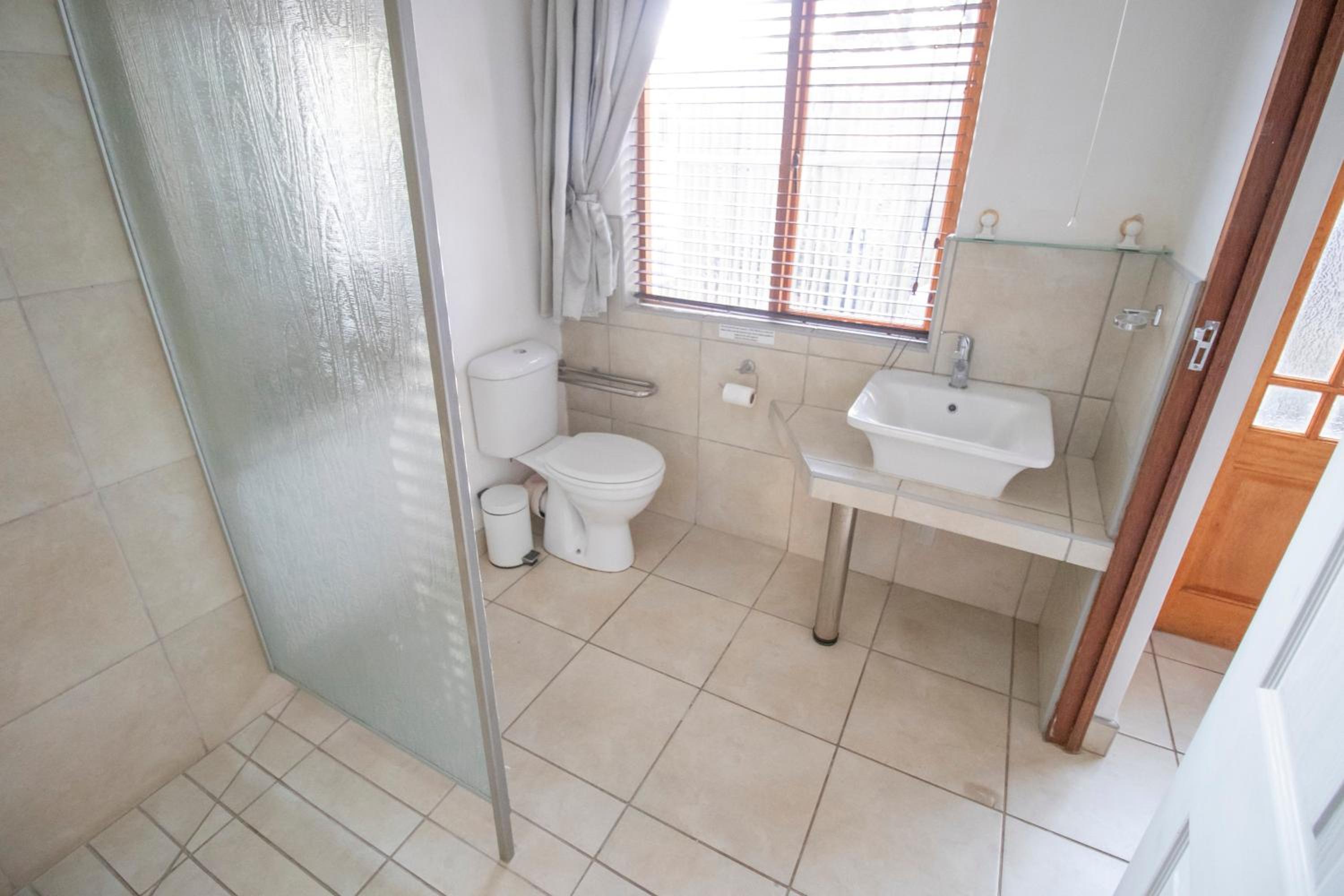 Standard Double Room - Photo 5