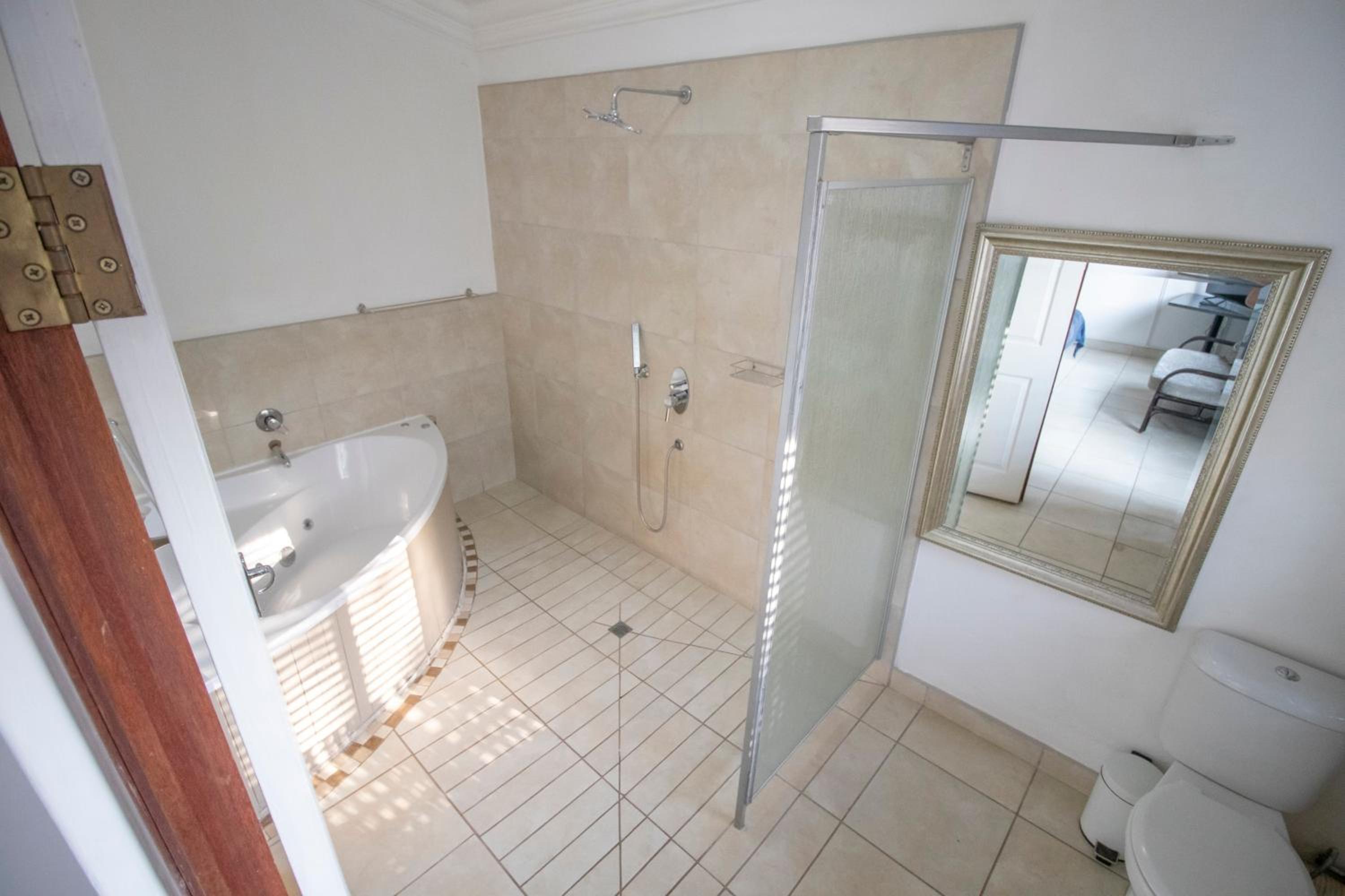 Standard Double Room - Photo 6