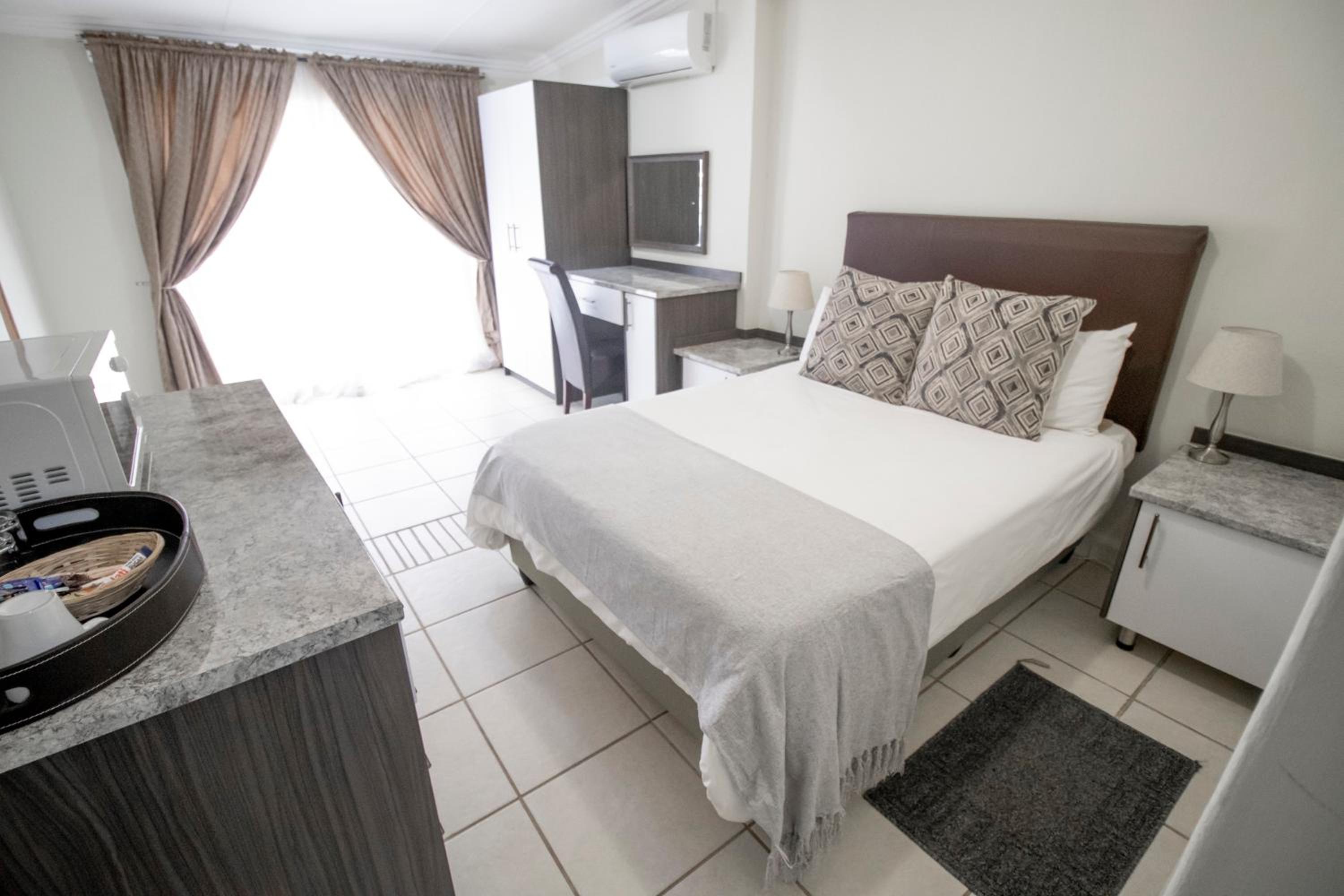 Deluxe Double Room - Photo 1