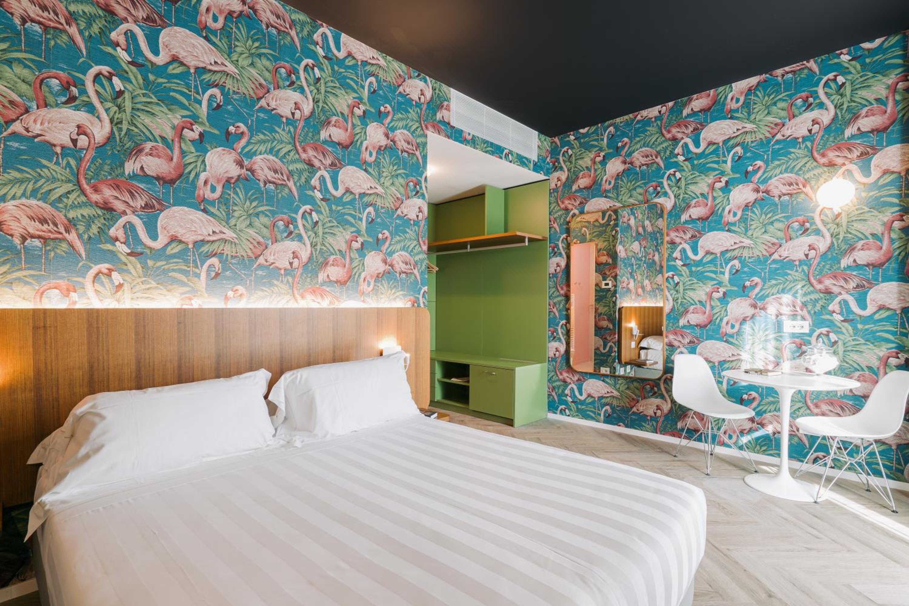 Superior Double Room thumbnail 5