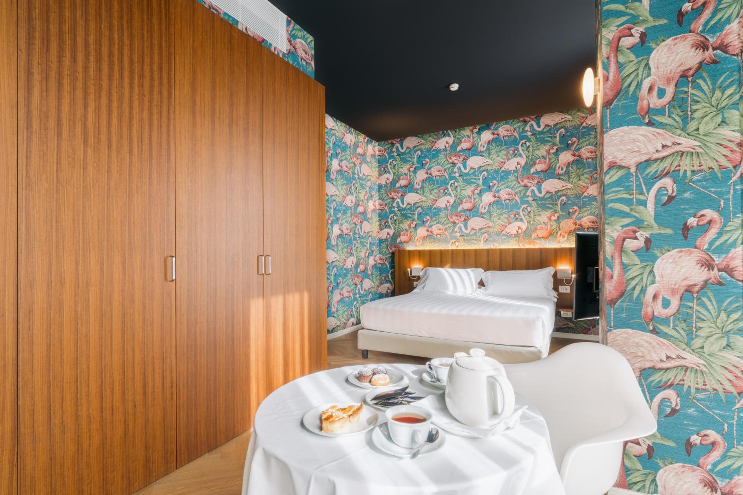 King Suite with Living Room and Sofa - Non-Smoking
