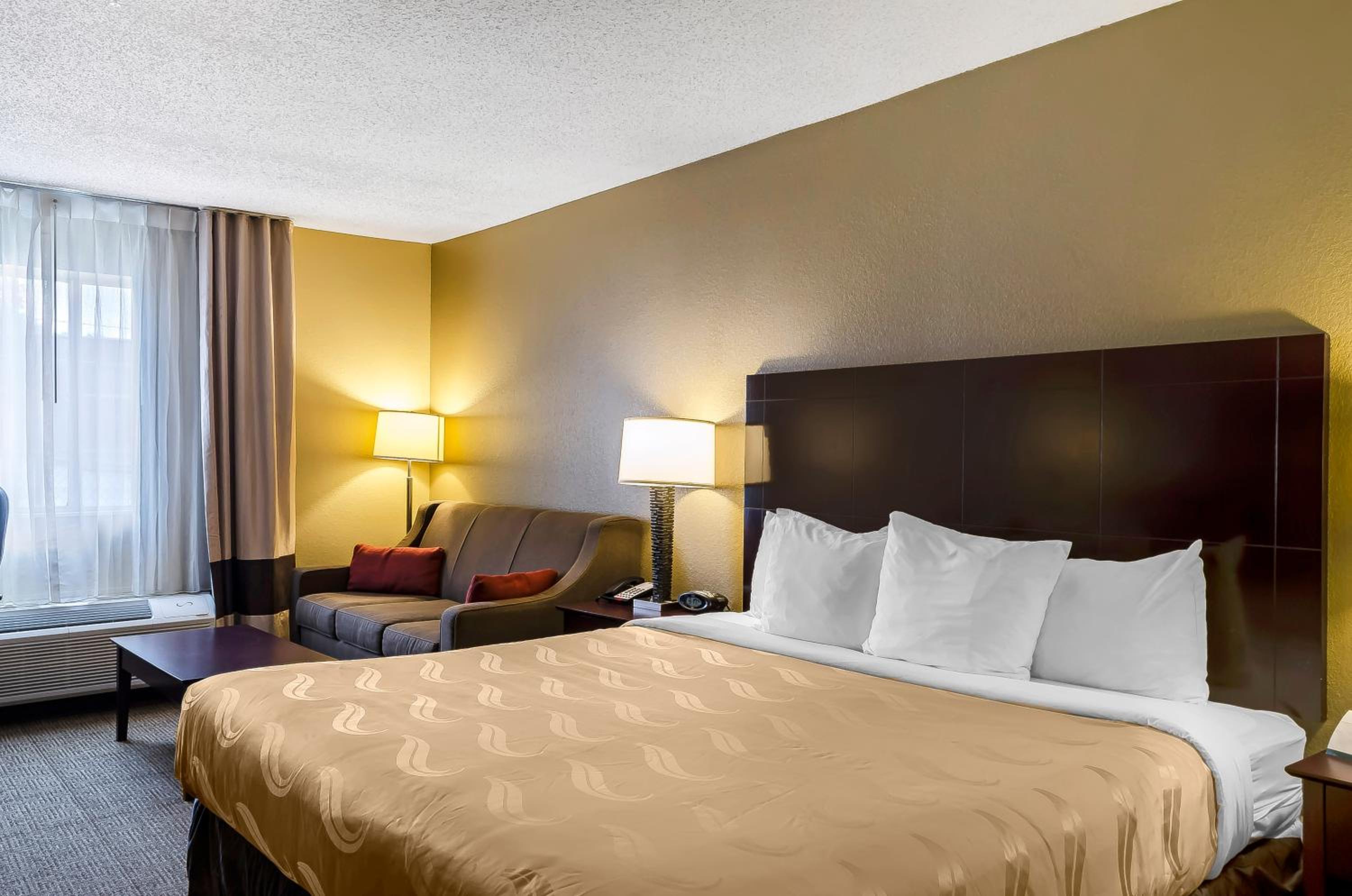 King Room - Accessible/Non-Smoking - Photo 1