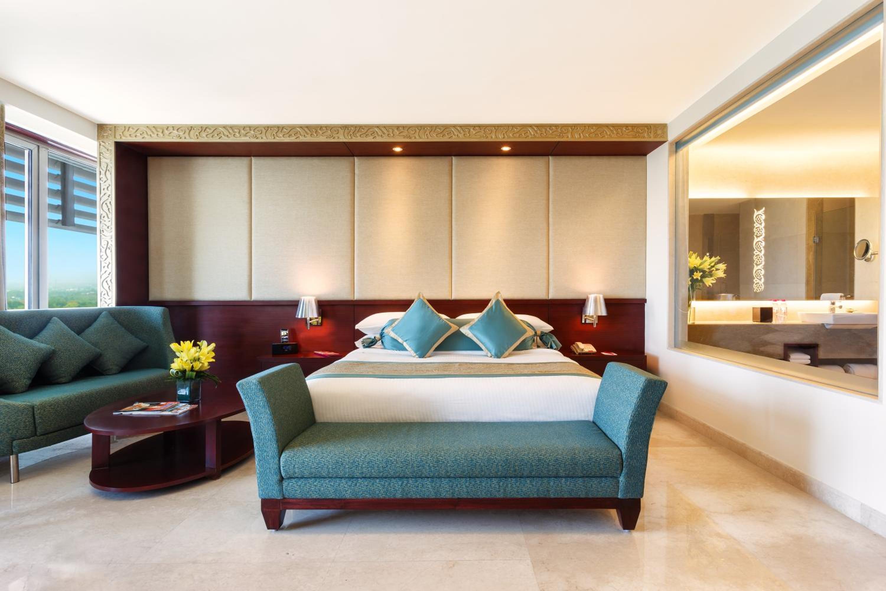 Junior King Suite - Club Floor - 20% Discount on F&B and 15% on Laundry - Comp Early Check in / Check out (3 hrs Subject to availability) photo 3