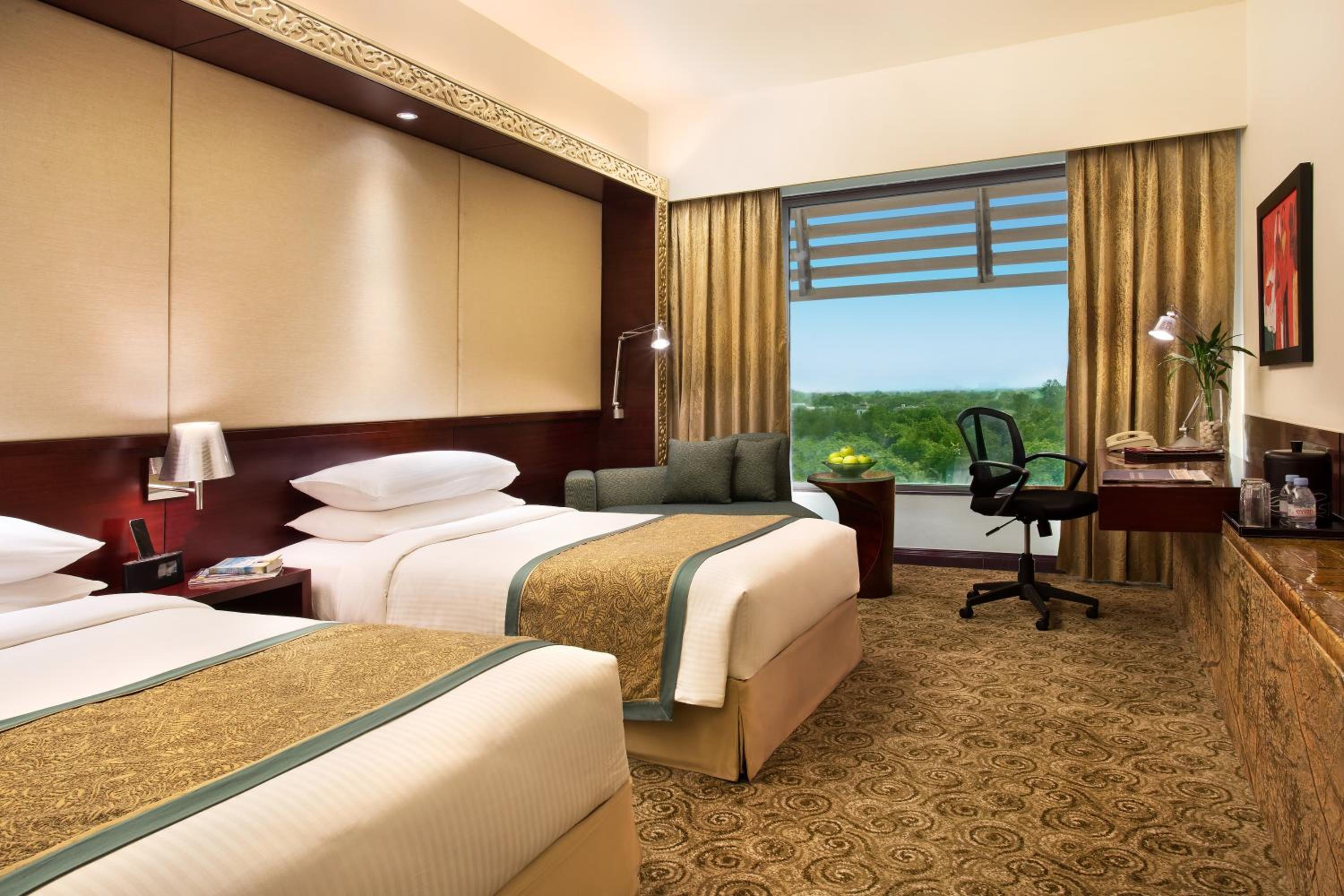 Standard Twin Room -  Smoking - 20% Discount on F&B and 15% on Laundry - Comp Early Check in / Check out (3 hrs Subject to availability) photo 3