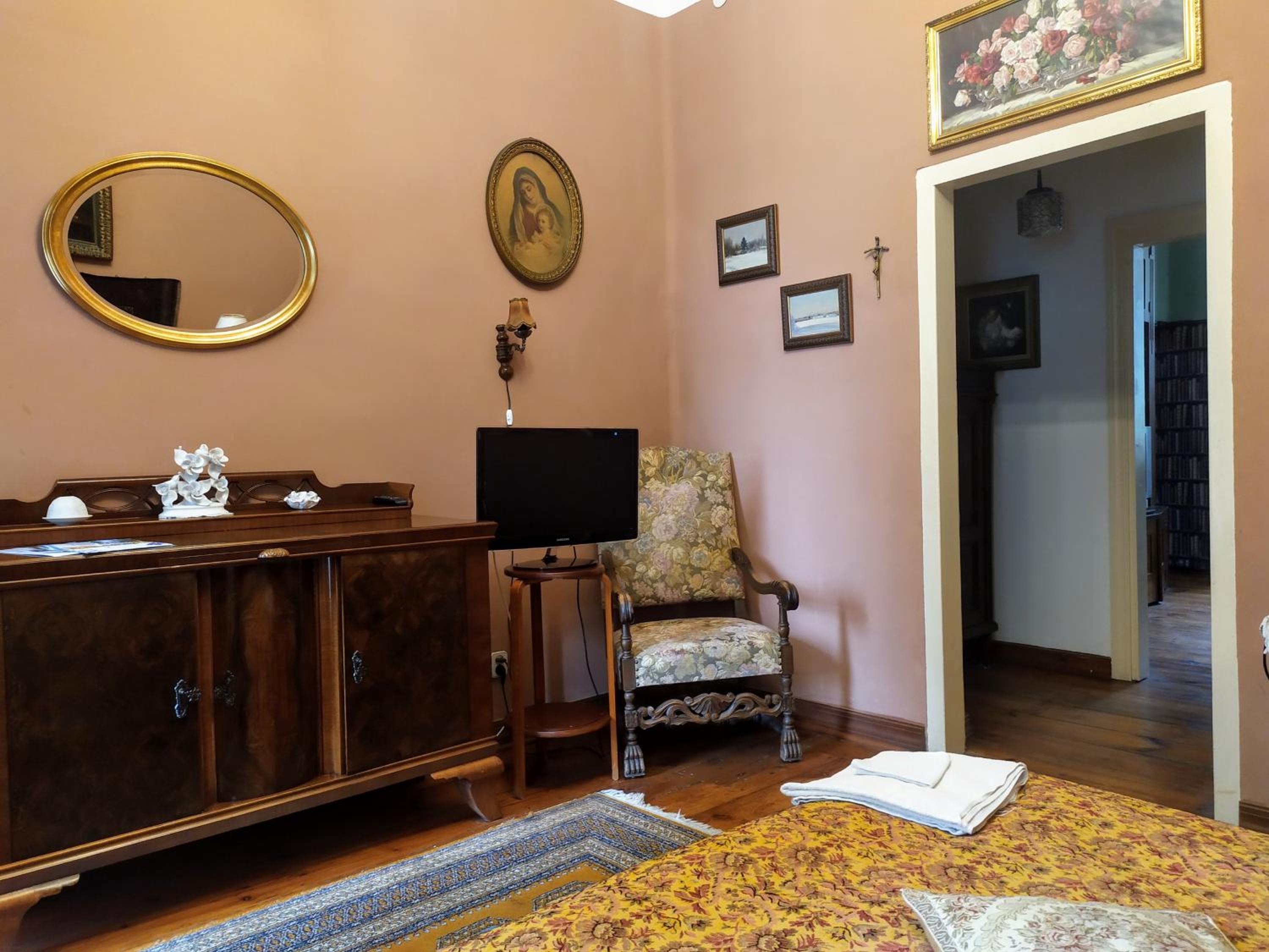 Double or Twin Room with Garden View photo 2
