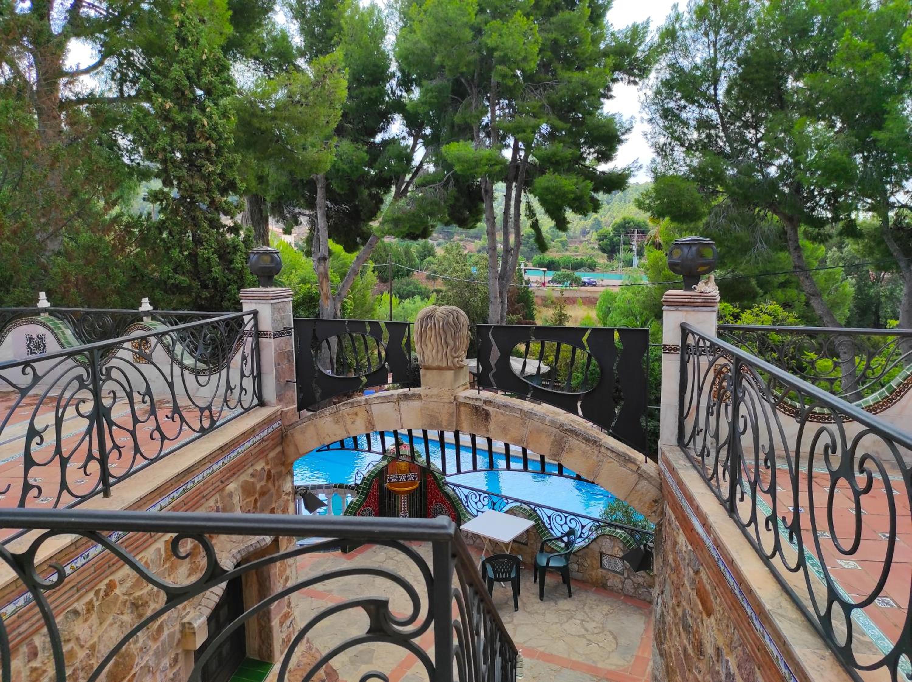 Apartment with Terrace - Photo 7