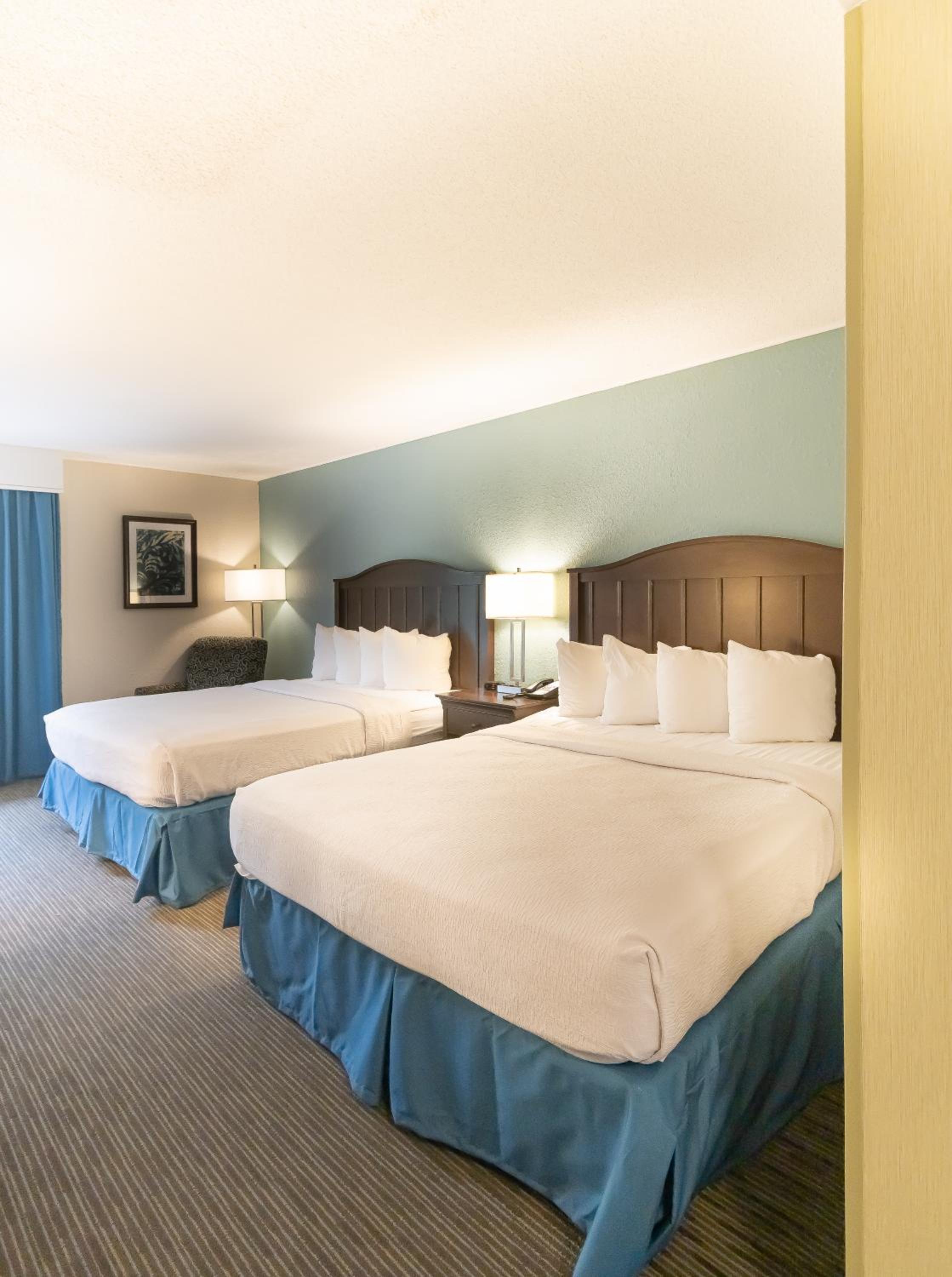 Quadruple Room with Two Queen Beds - Non Smoking