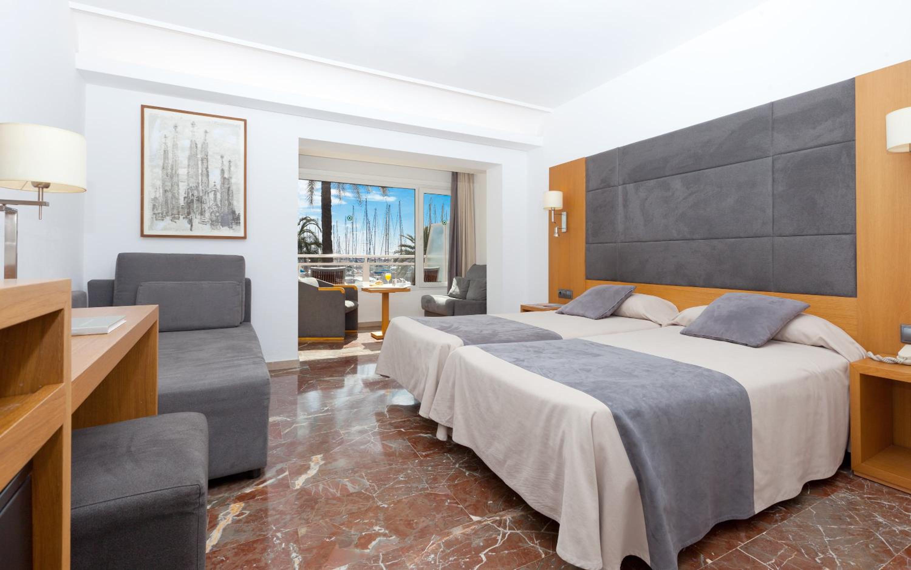 Double Room with Sea View - Photo 1