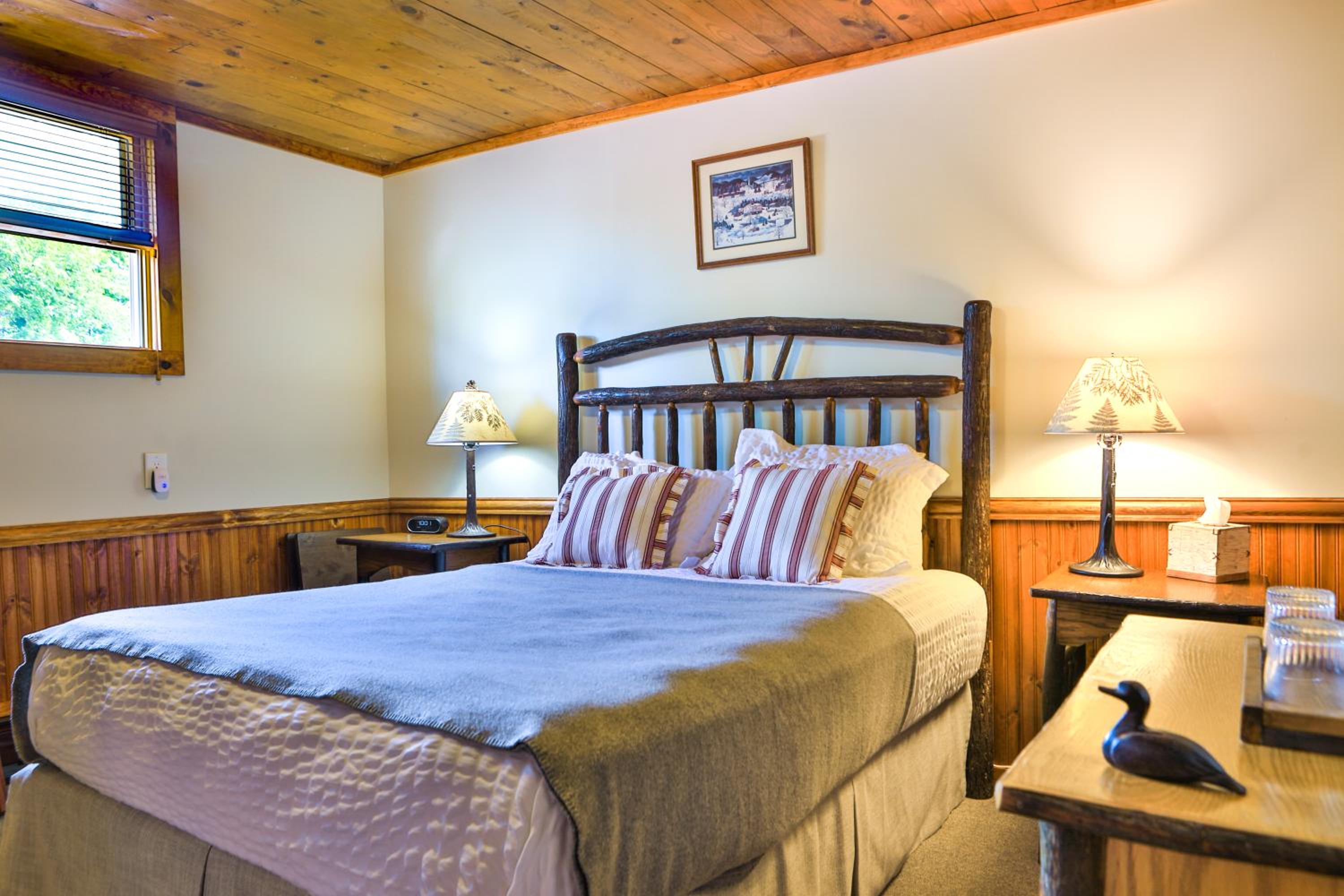 Log House Standard Room - Queen photo 1