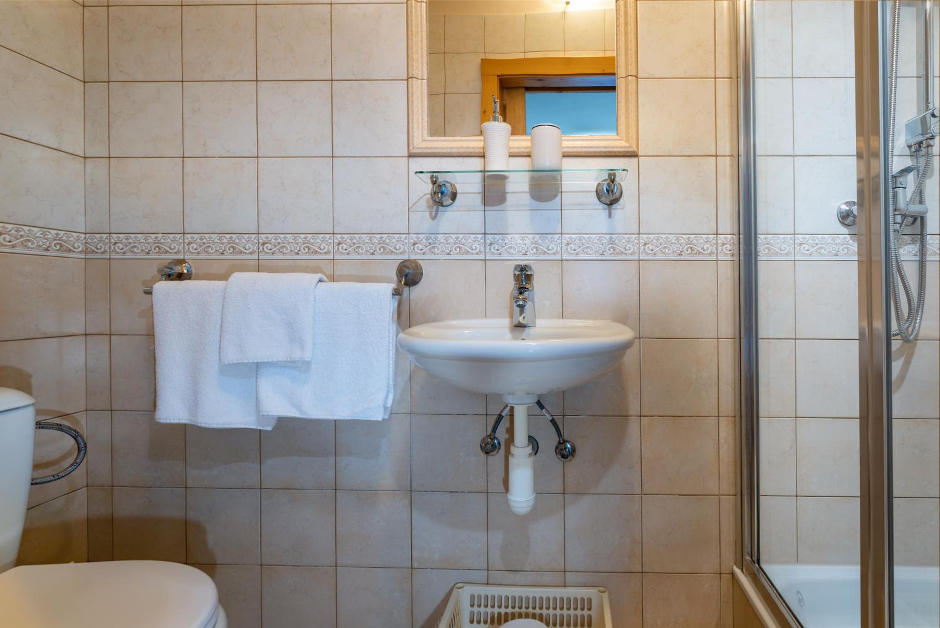 Small Double Room - Photo 2