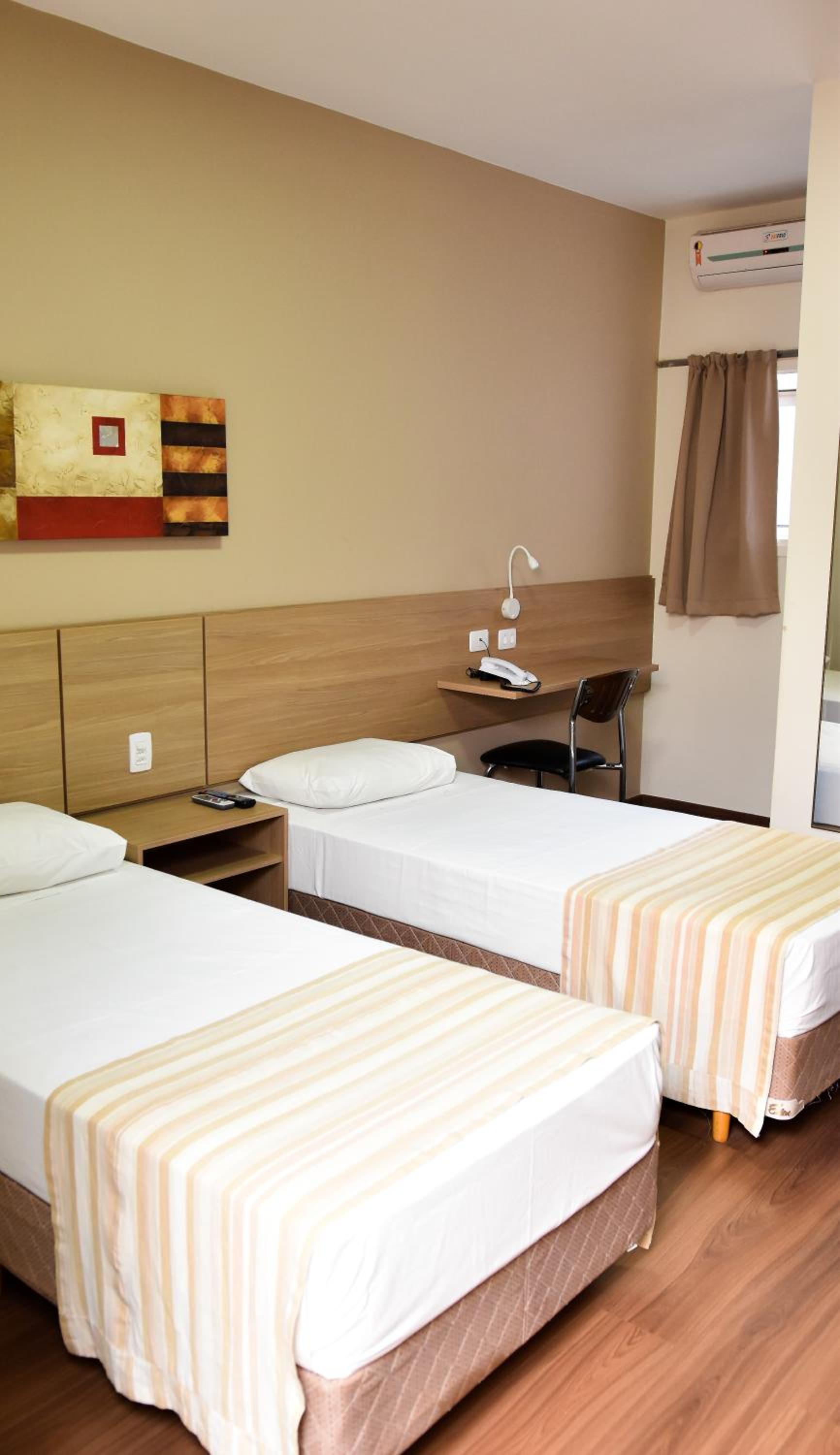 Standard Twin Room photo 2