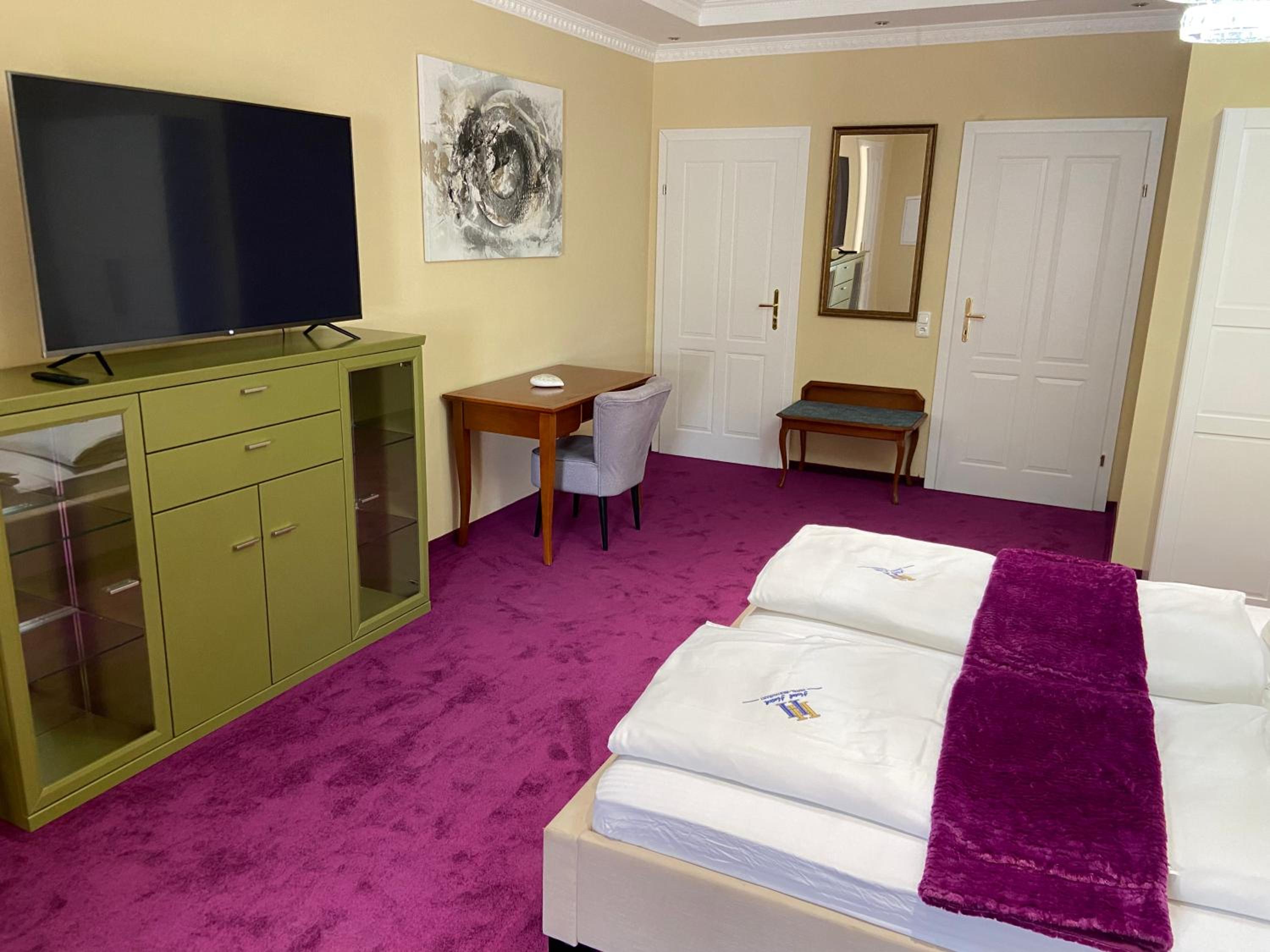 Deluxe Family Room - Photo 8