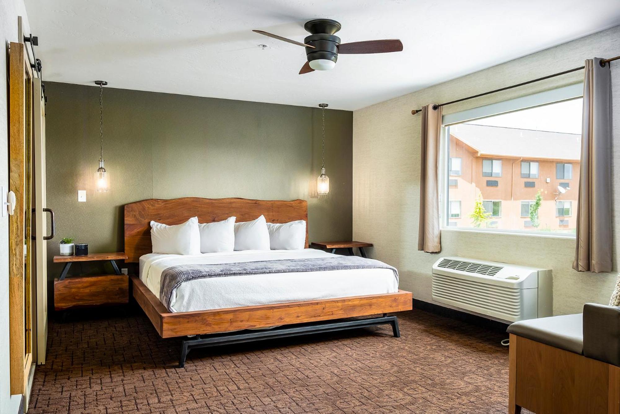 Suite with Garden View