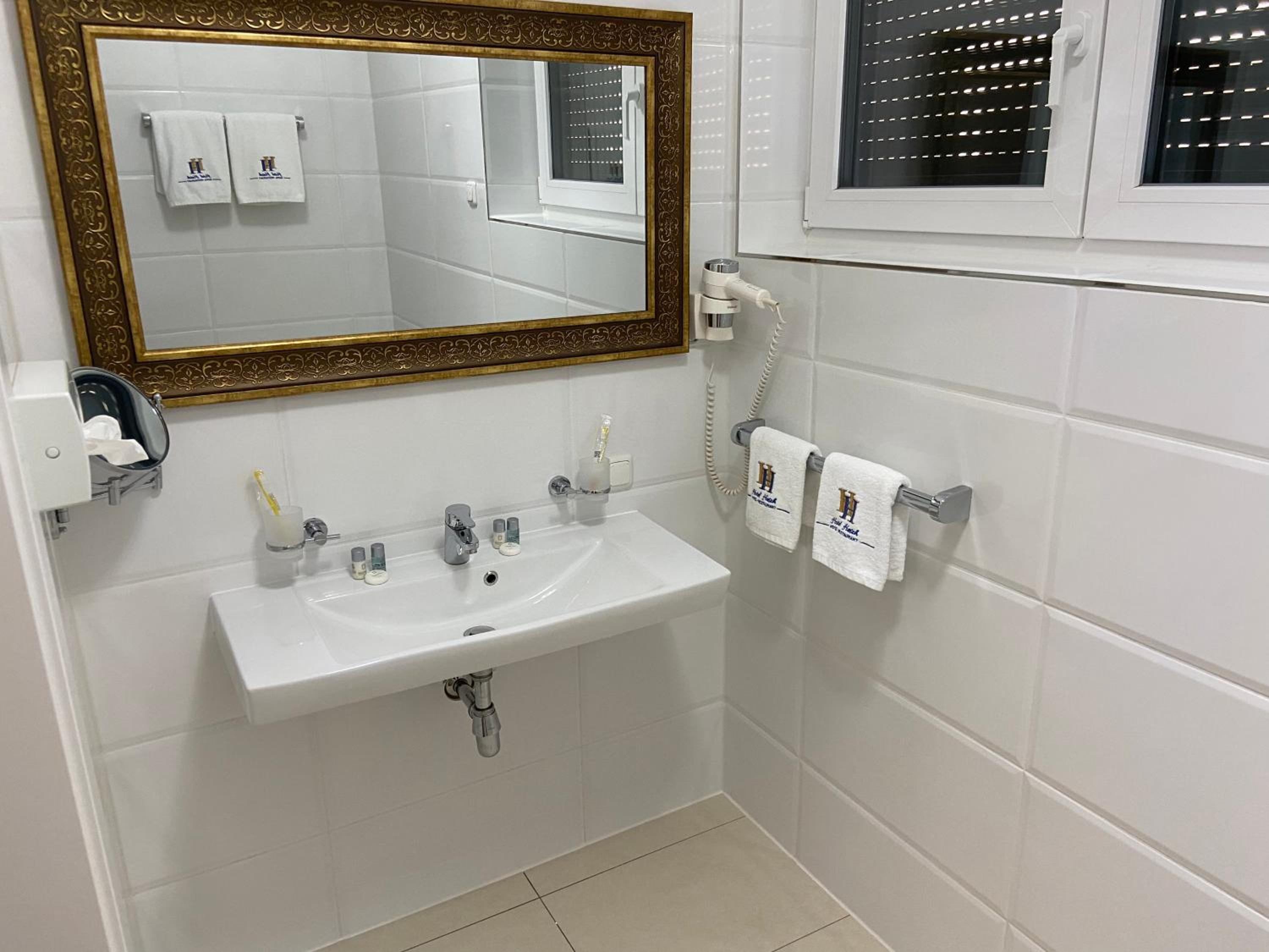 Deluxe Double Room - Photo 6