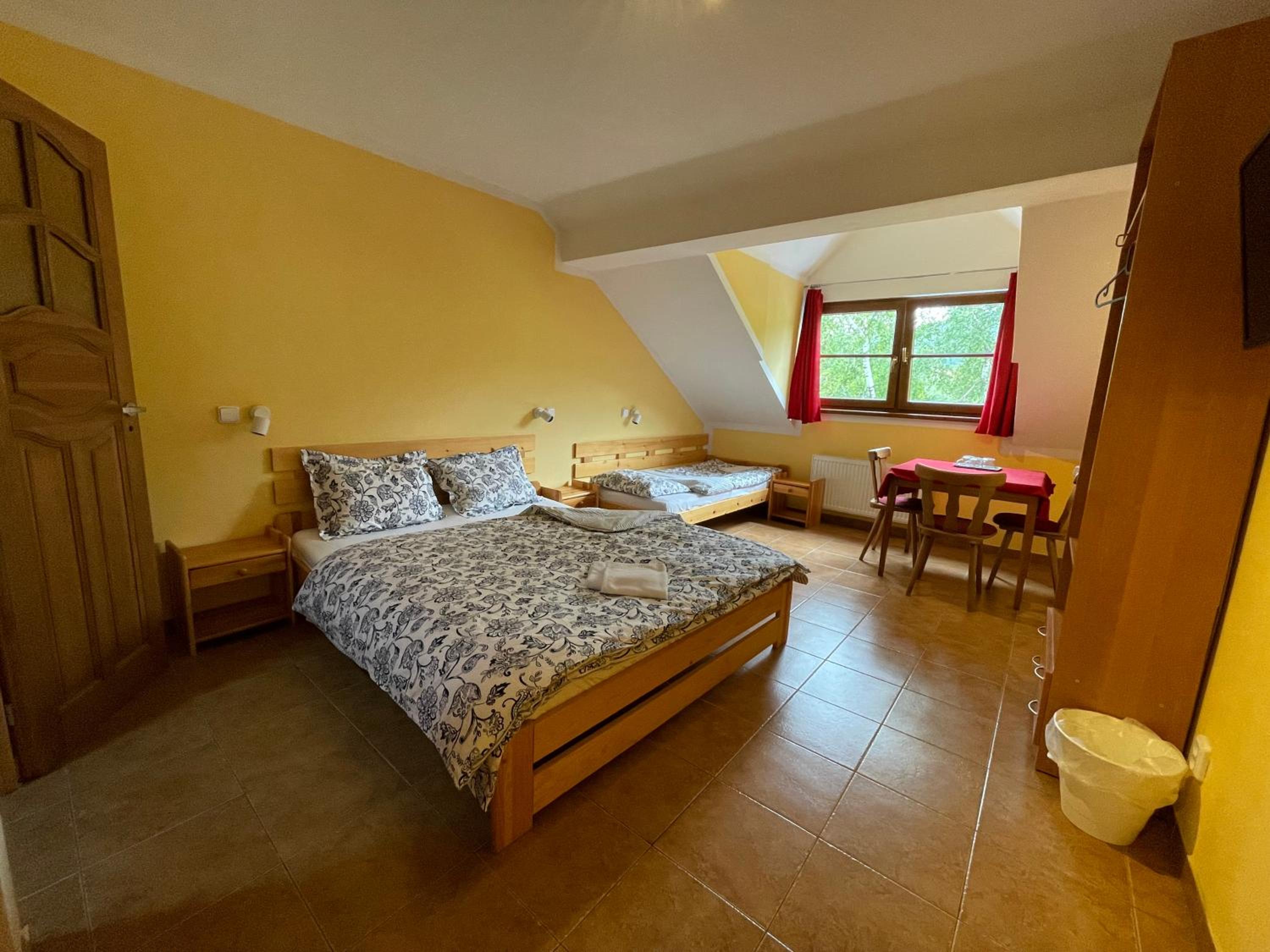 Quadruple Room - Photo 21