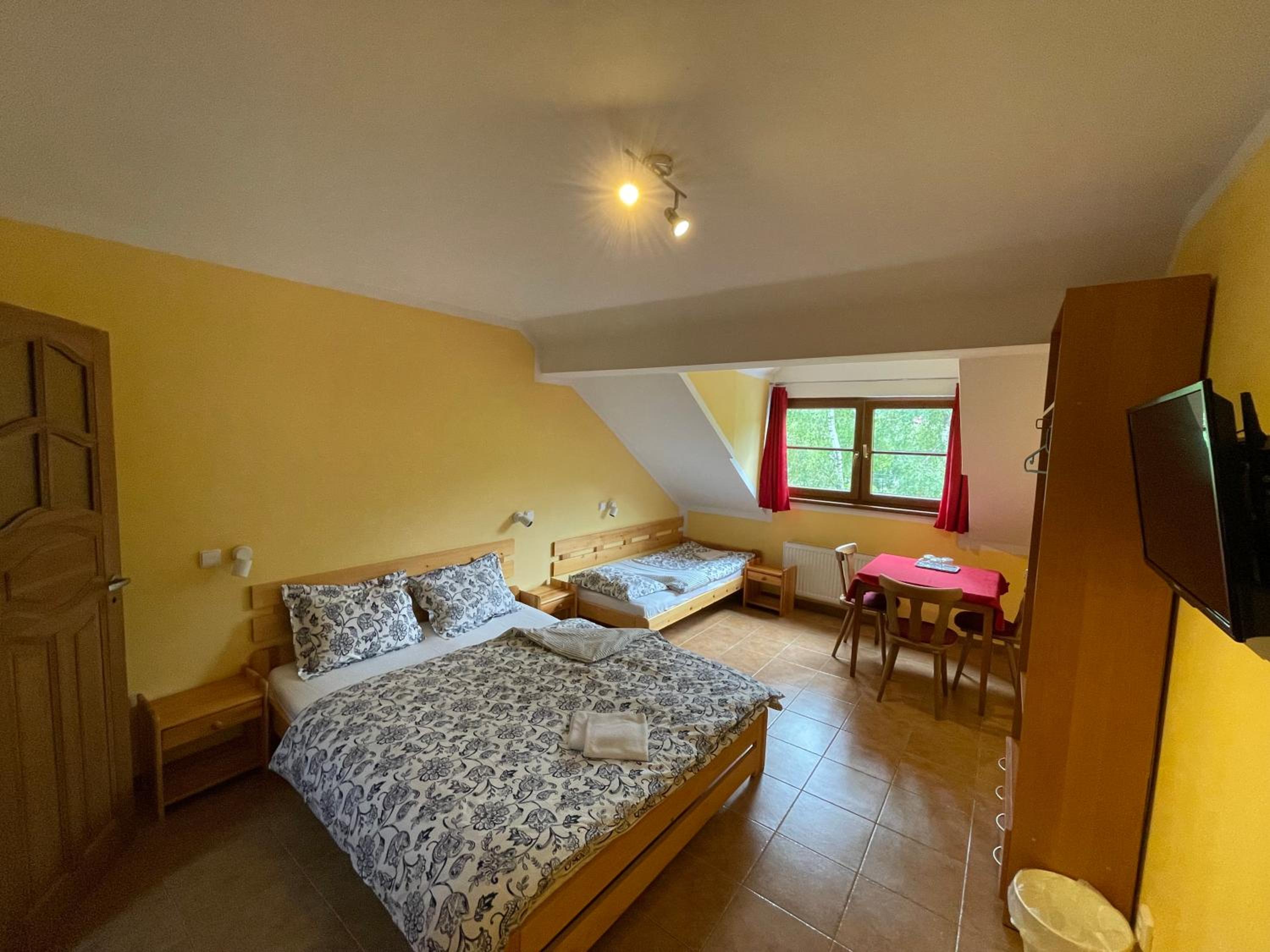 Triple Room - Photo 17