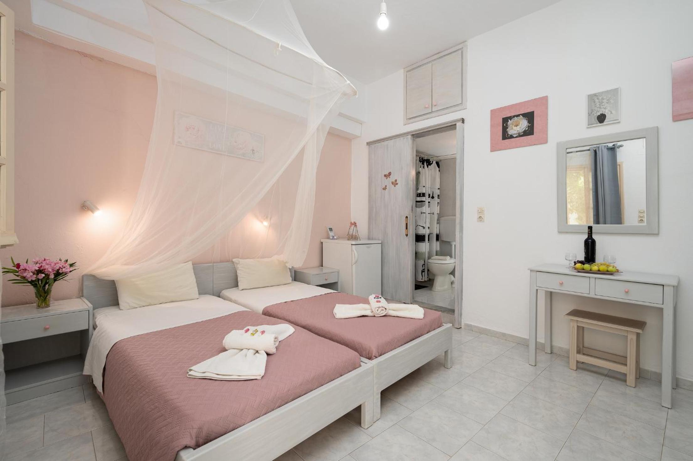 Double Room - Photo 3