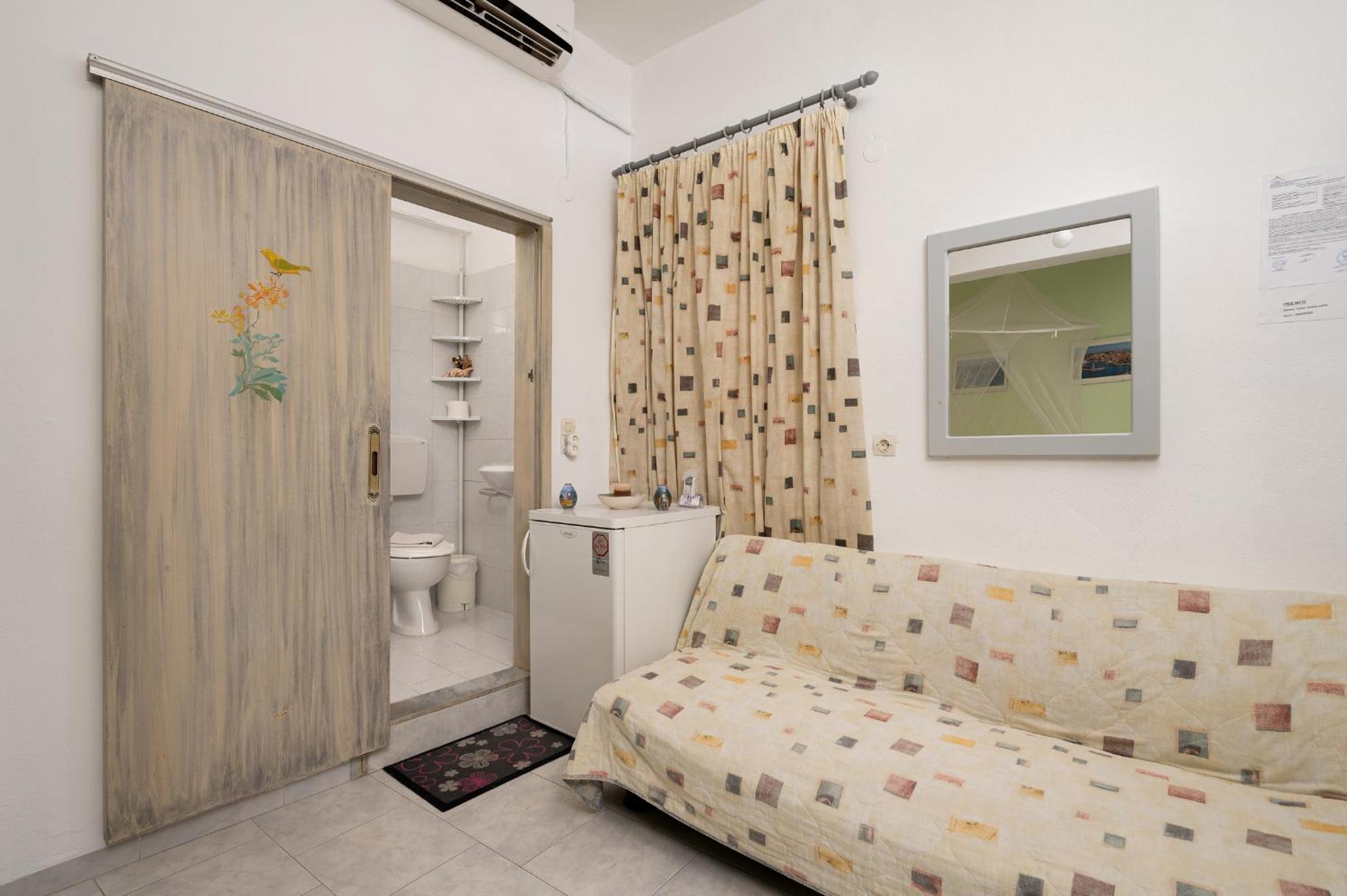 Quadruple Room - Photo 9