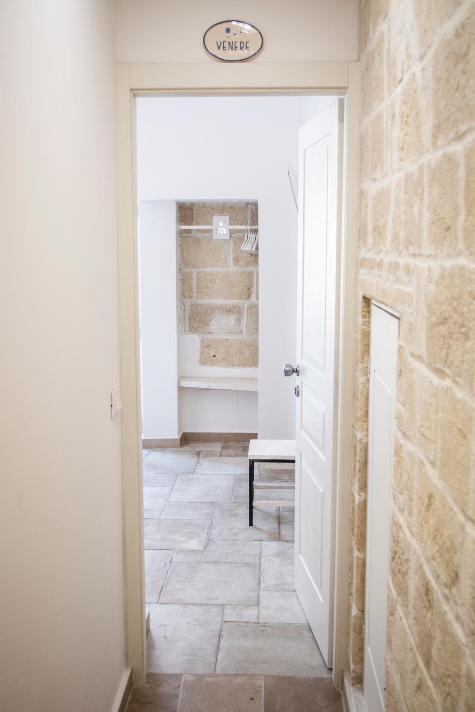 Suite with Terrace - Photo 19