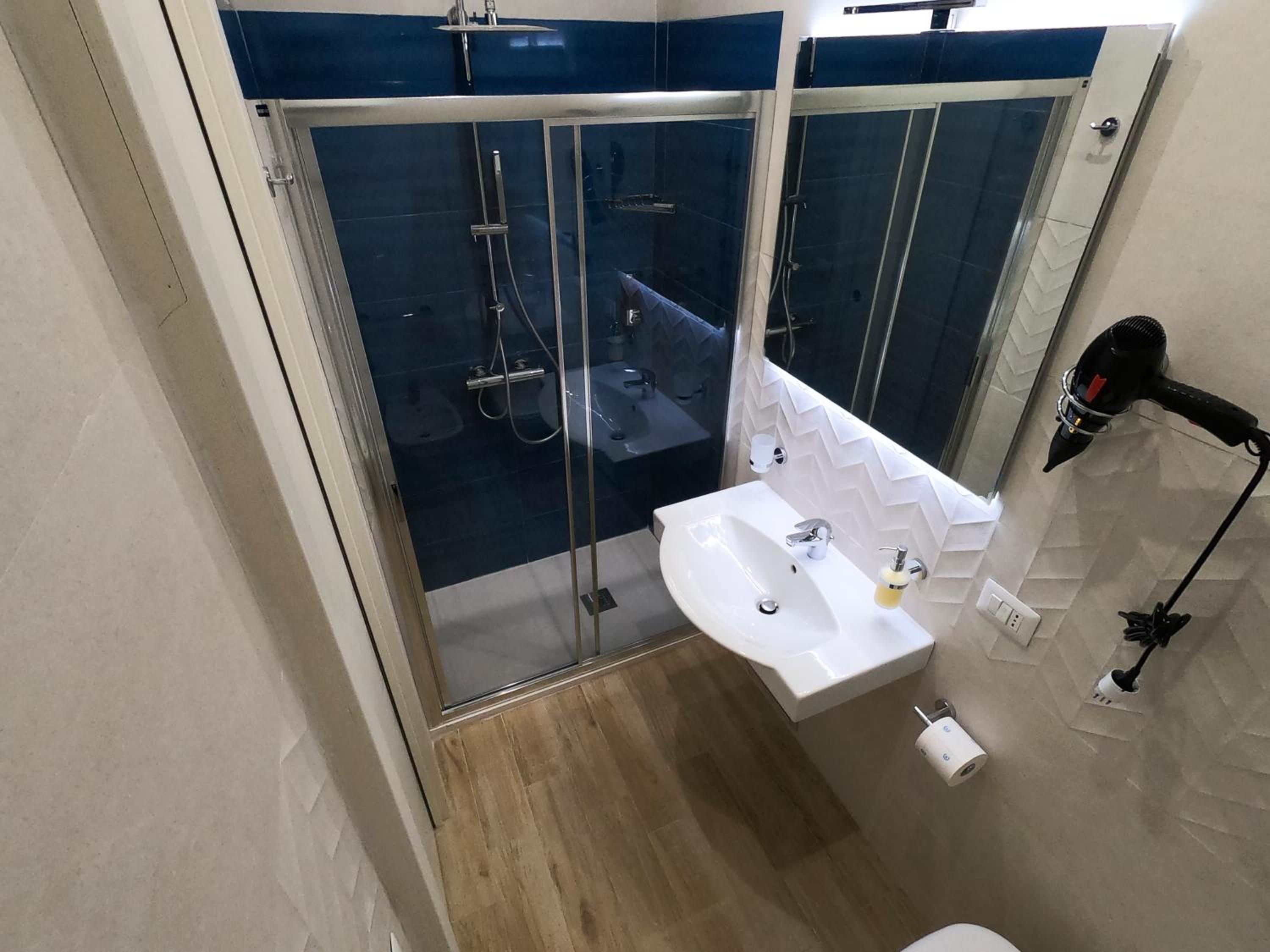 Suite with Terrace - Photo 21