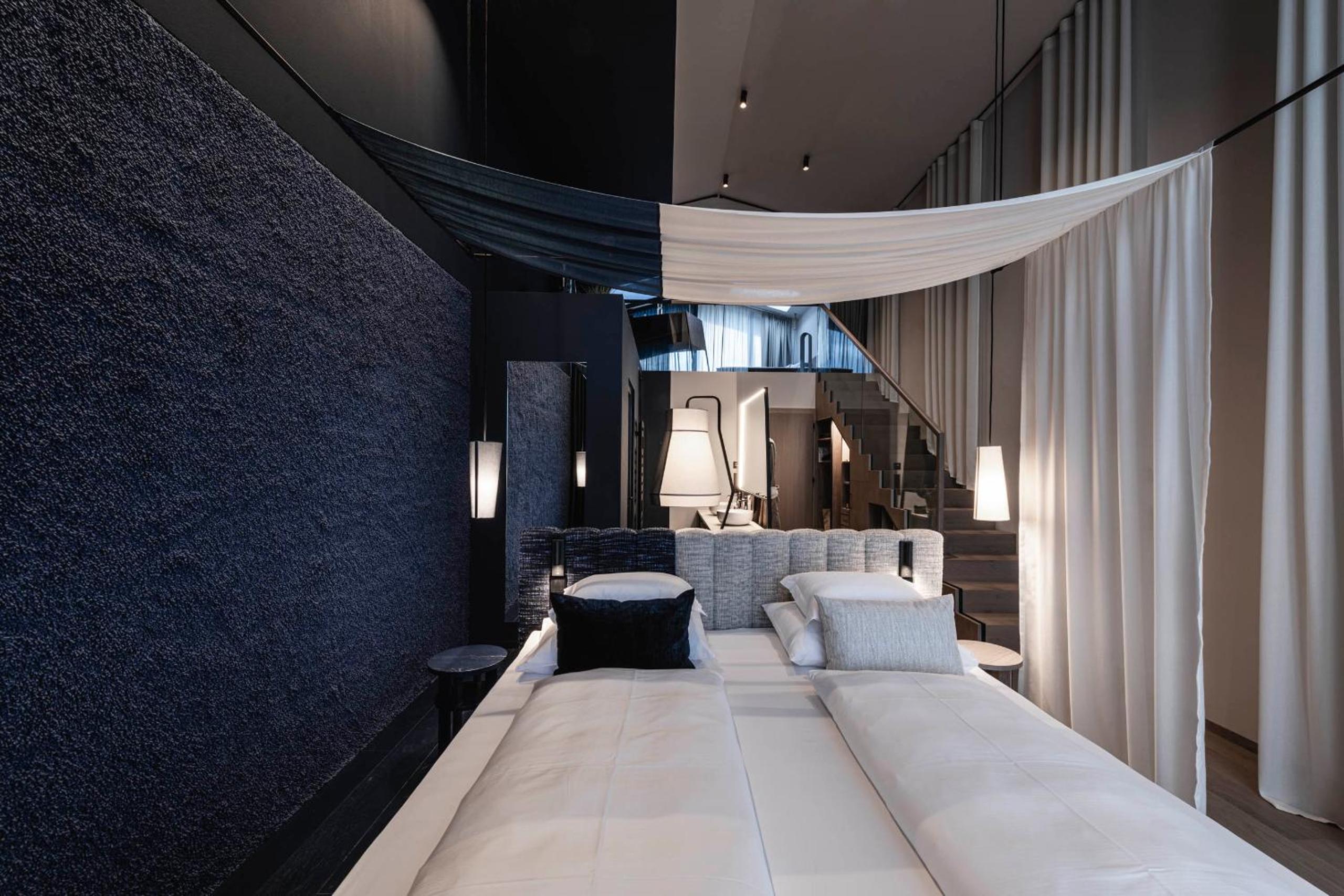 King Suite with Balcony - Photo 1