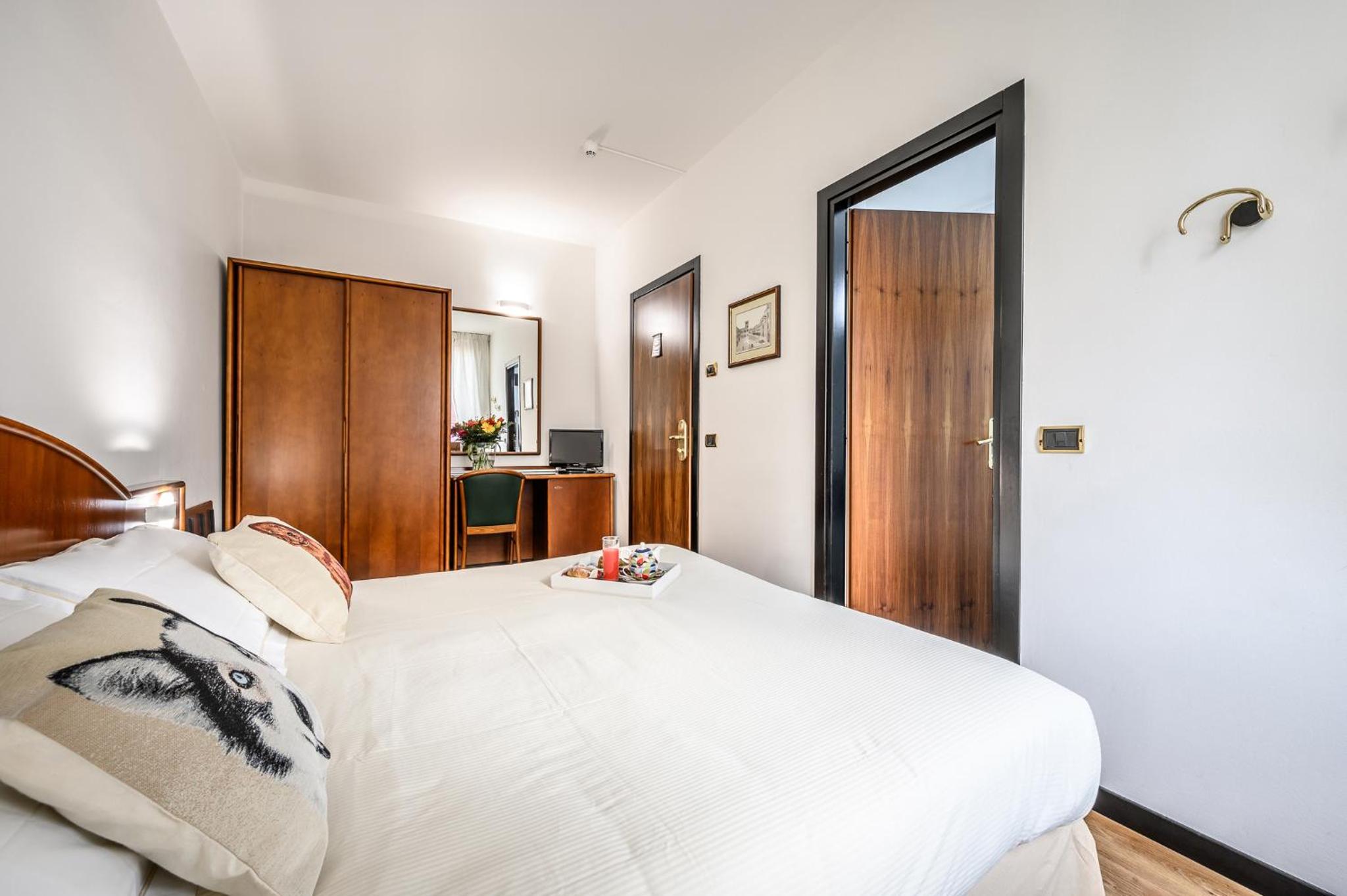 Small Double Room photo 2