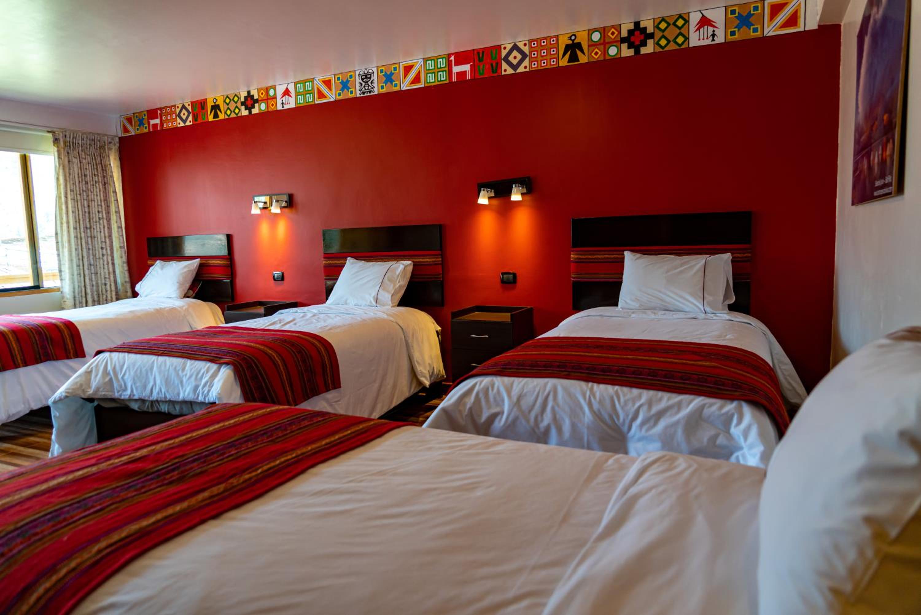 Quadruple Room with Private Bathroom photo 2