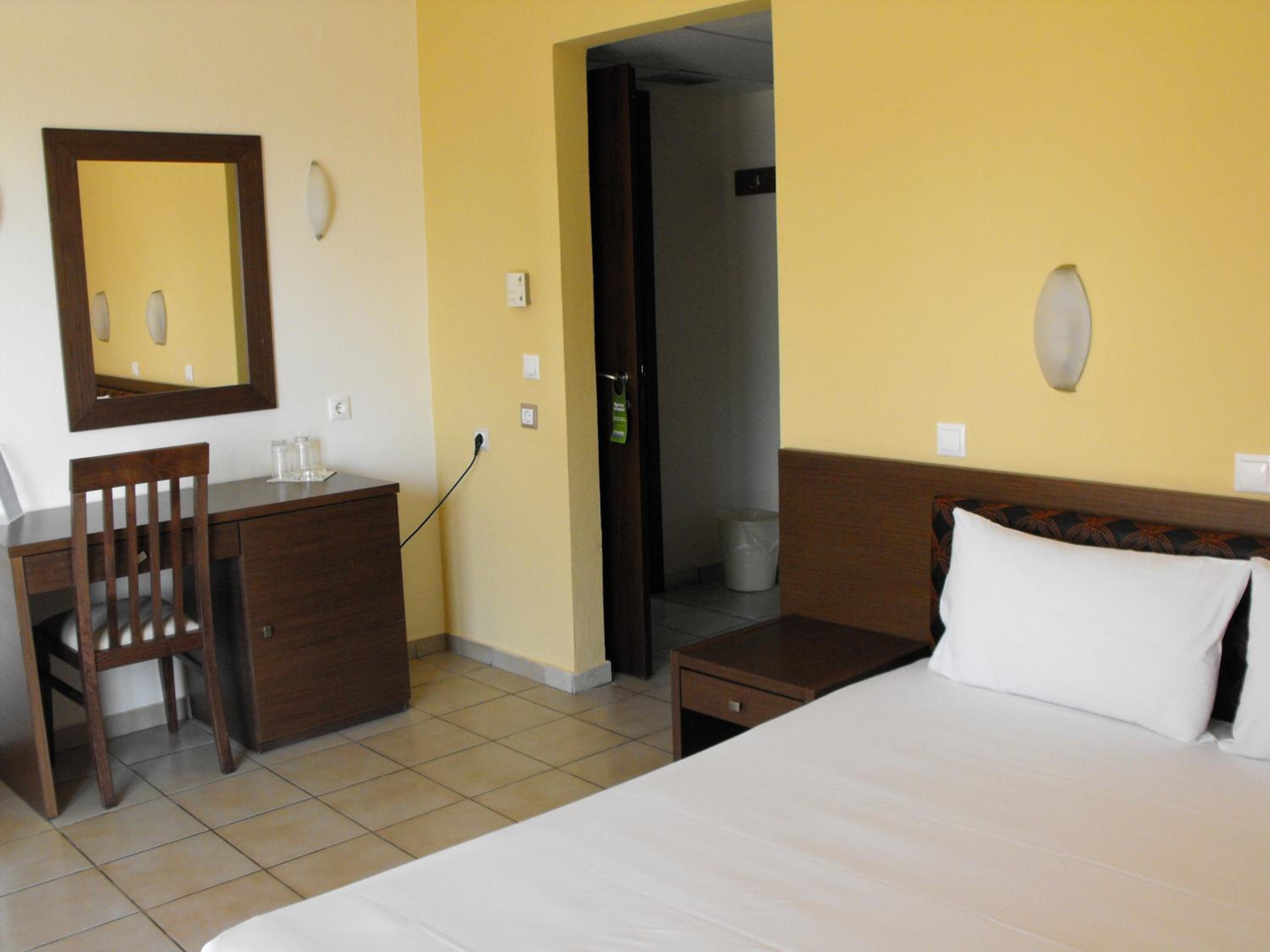 Standard Double or Twin Room photo 1