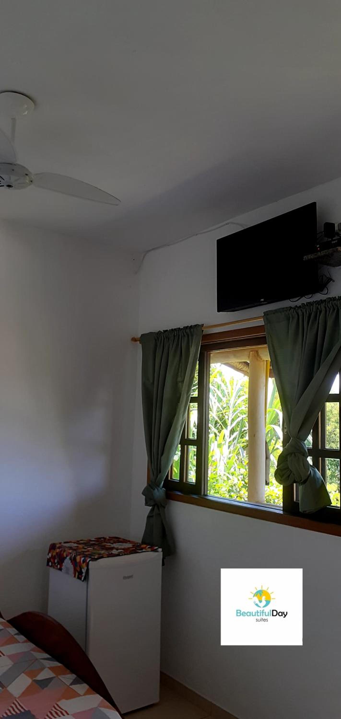 Deluxe Suite with Sea View - Photo 8