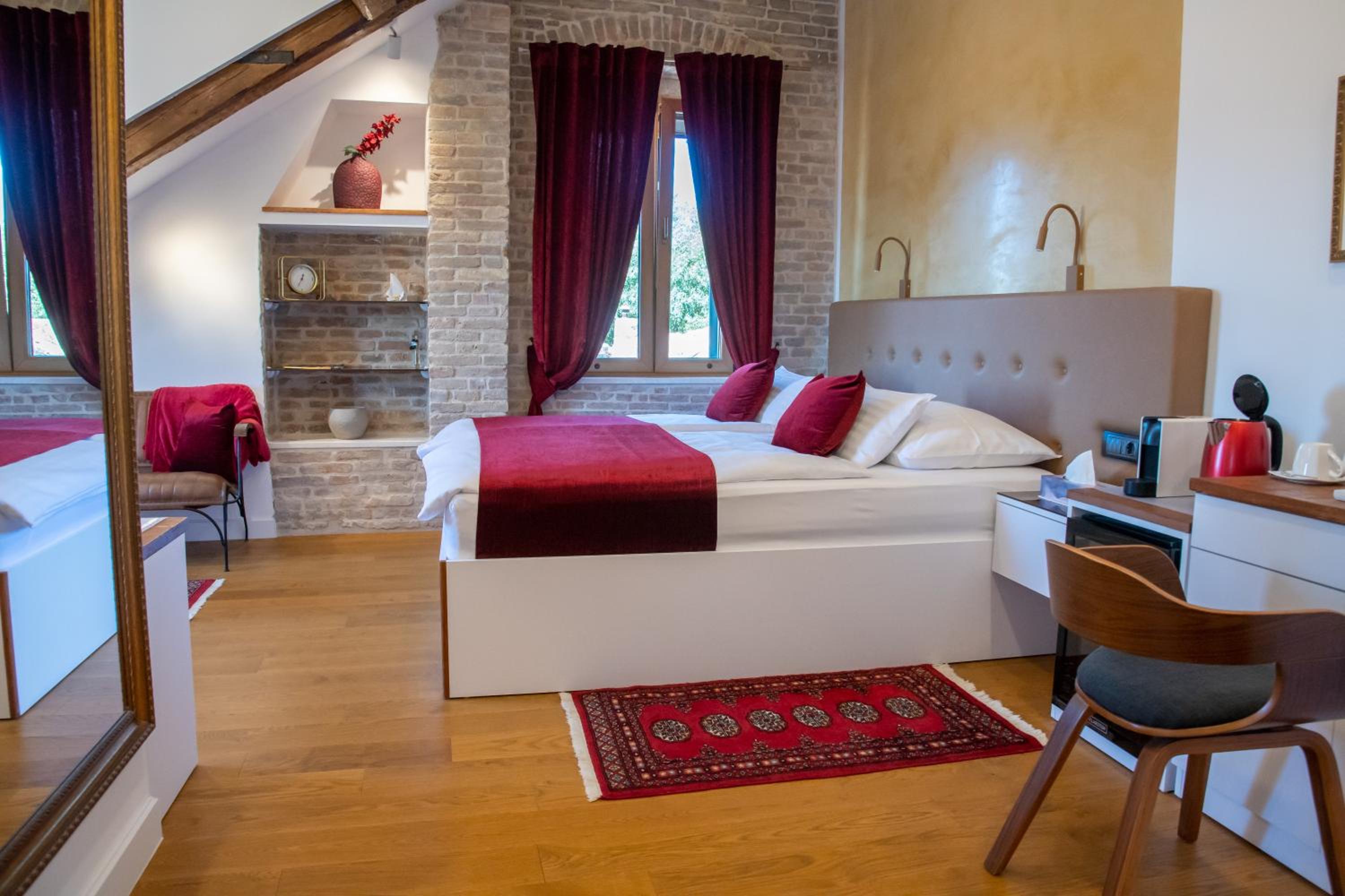 Deluxe Double Room with Sea View - Photo 7