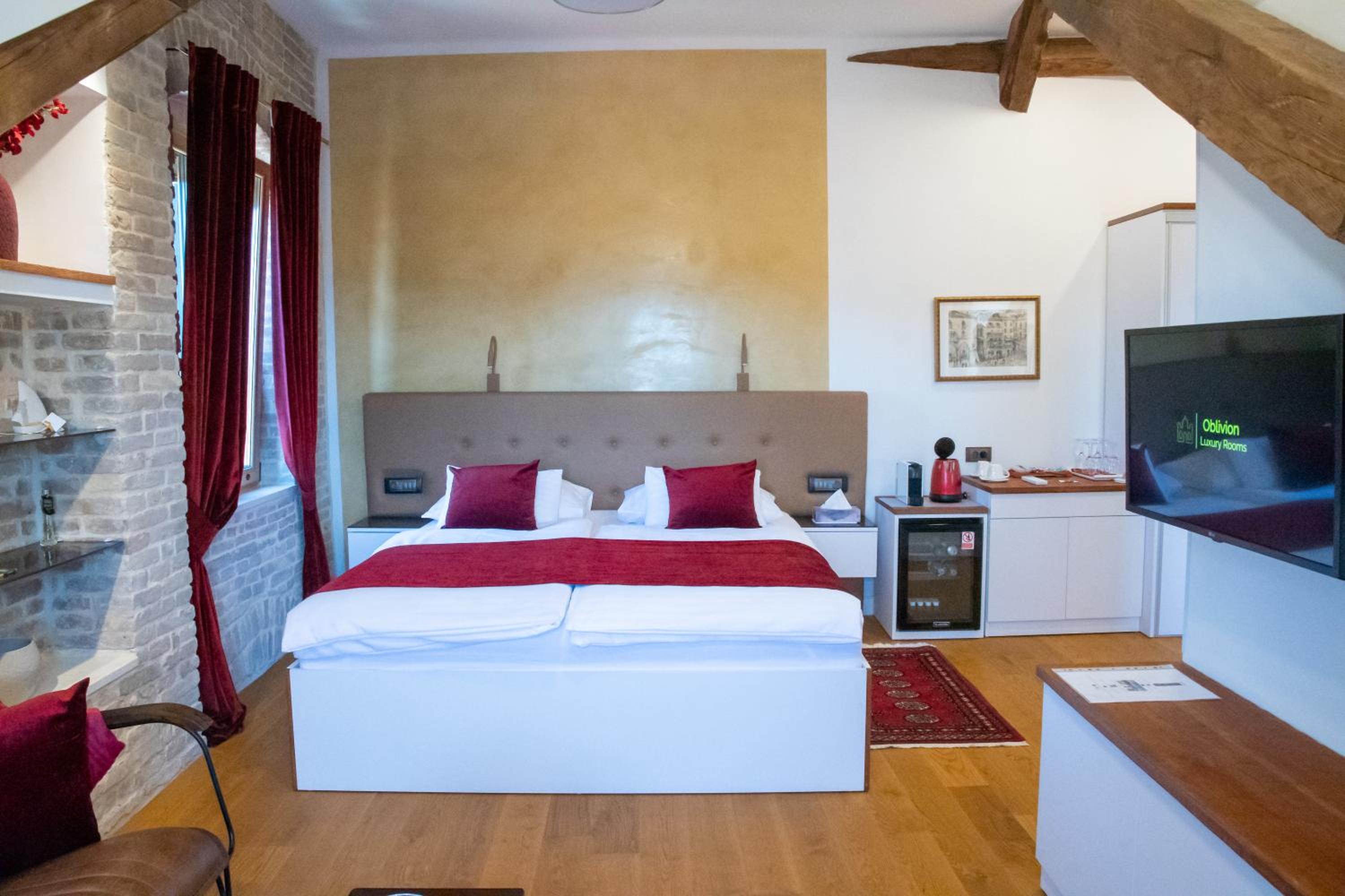 Deluxe Double Room with Sea View - Photo 6