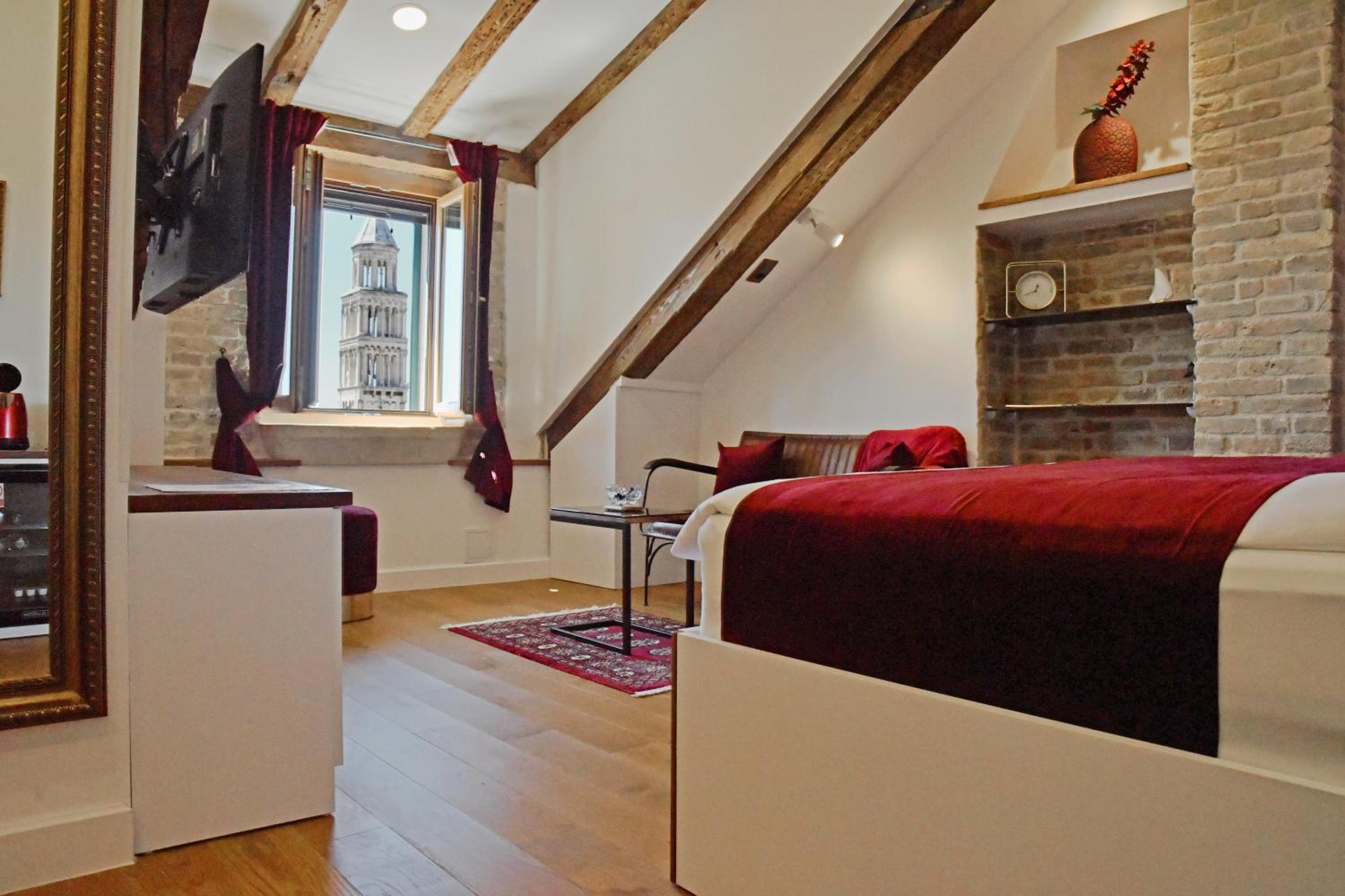Deluxe Double Room with Sea View - Photo 1