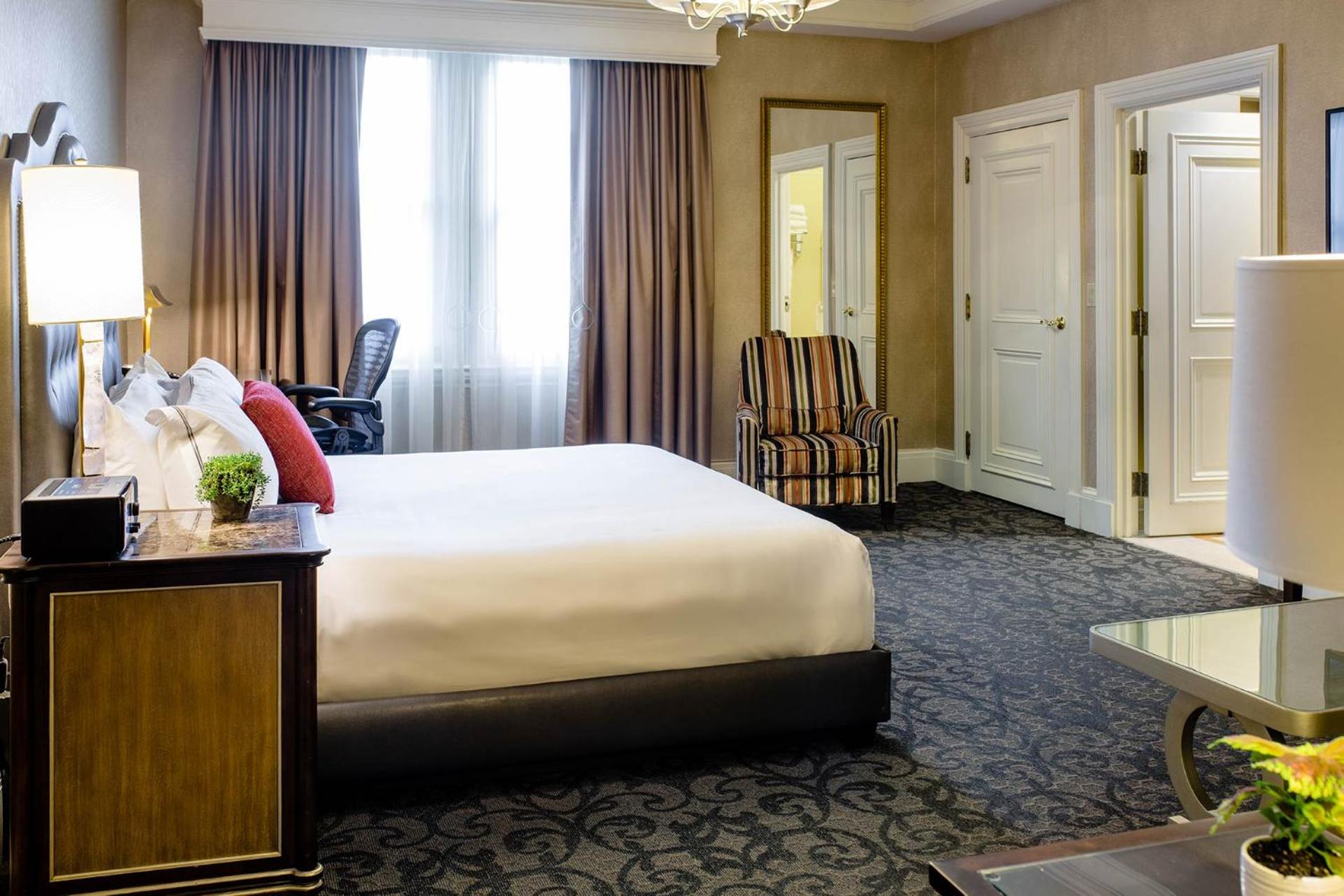Deluxe Room One King - Photo 1