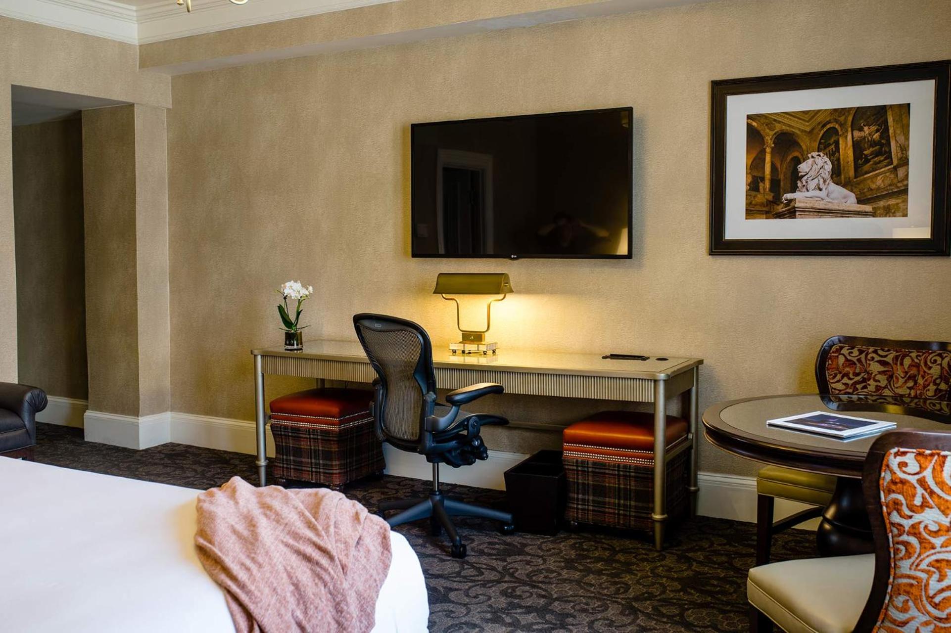 Superior King Room - Photo 3