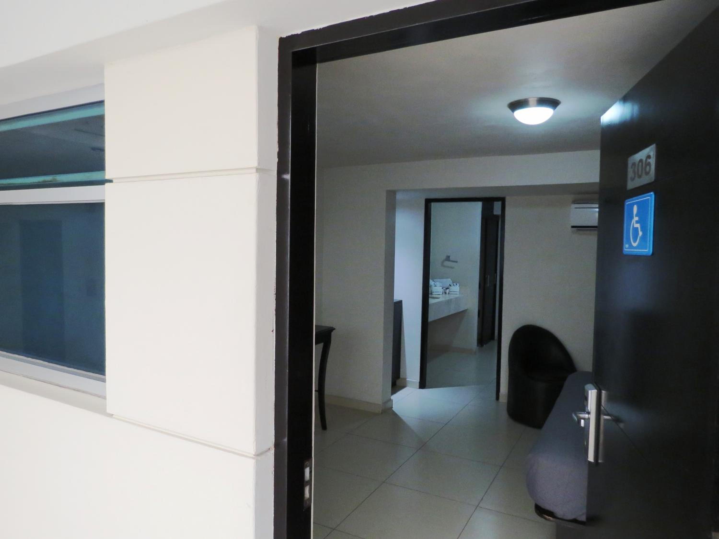 King Room with Roll-In Shower - Disability Access