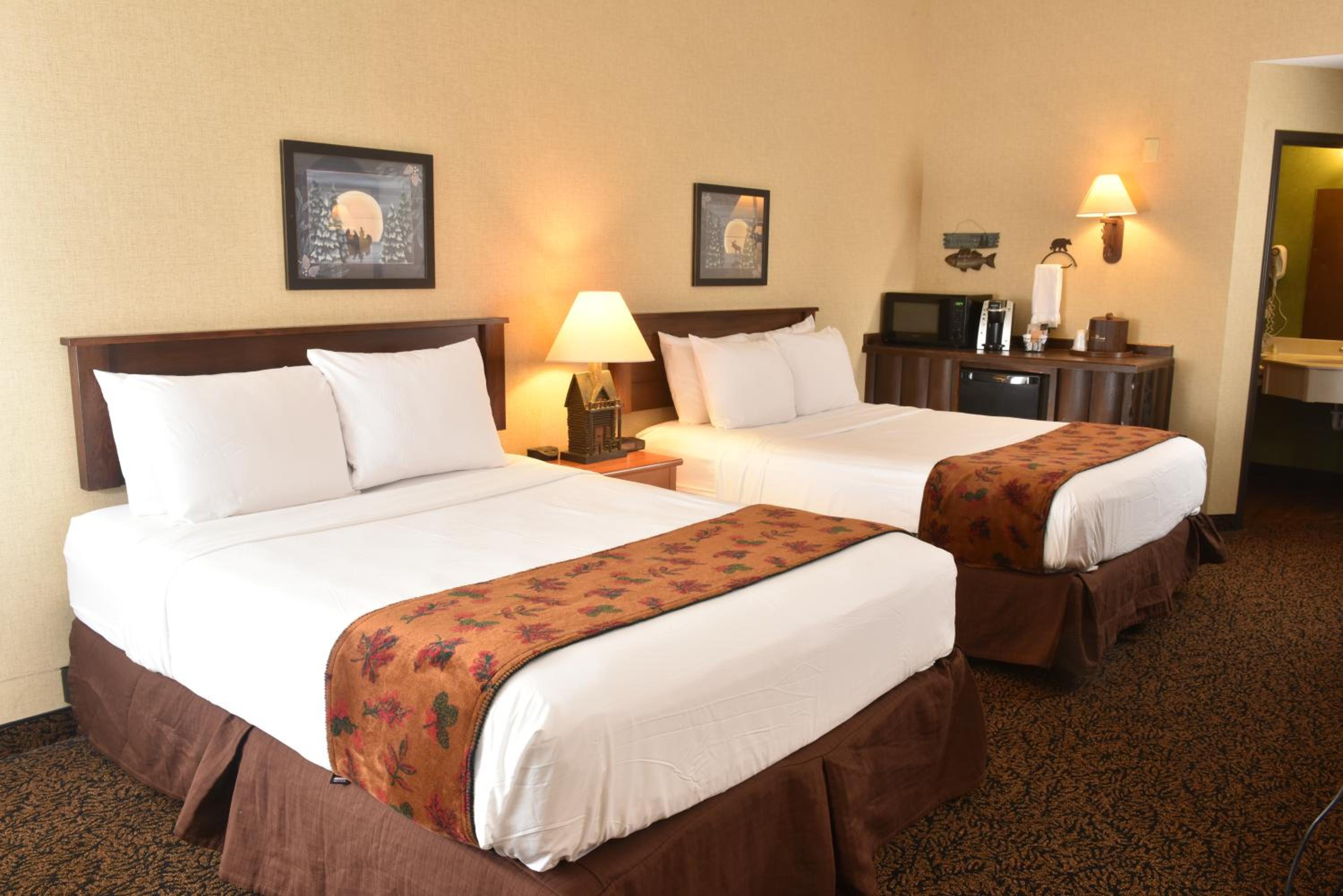 Deluxe Double Room with Two Double Beds - Photo 1