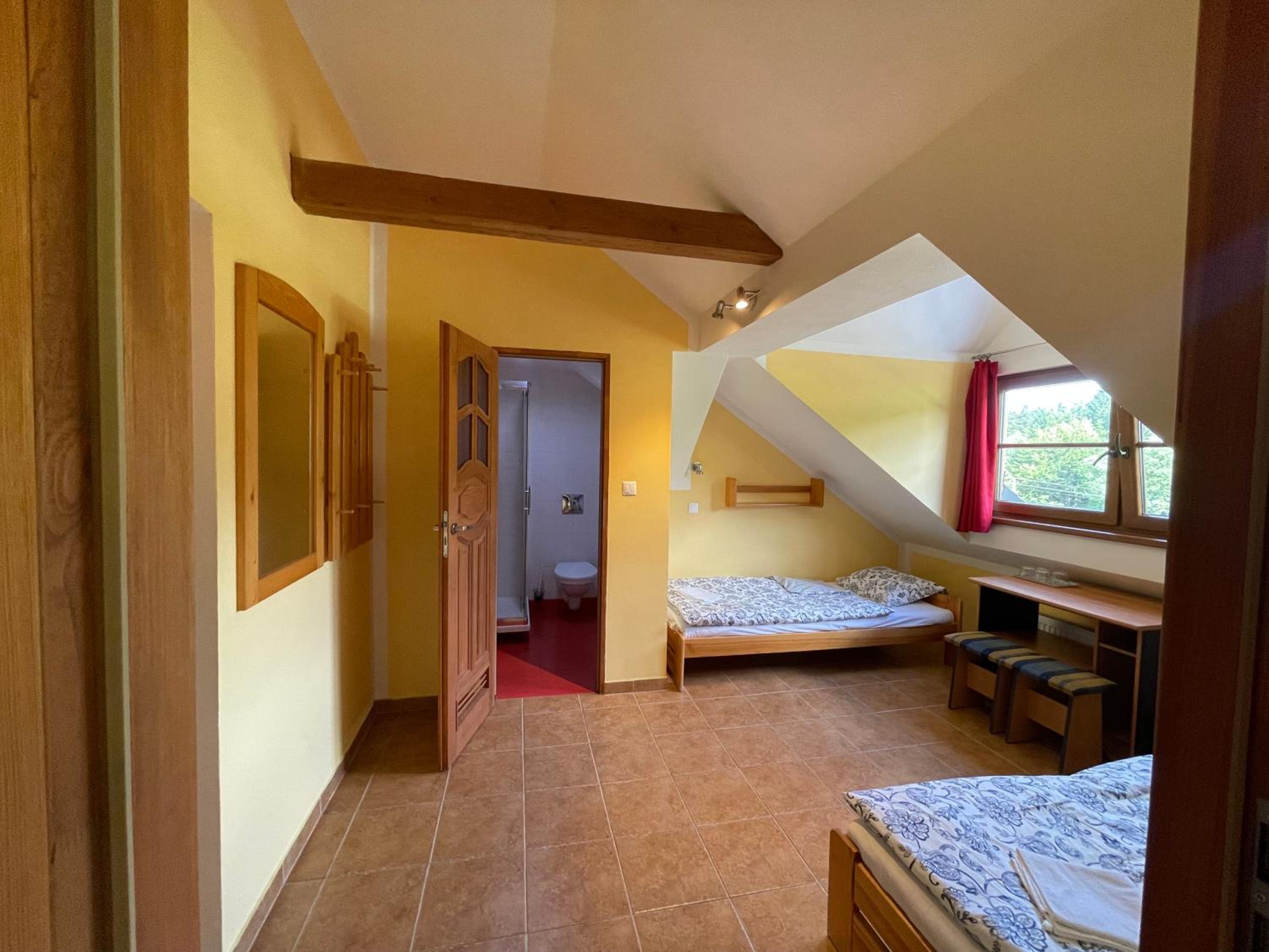 Quadruple Room - Photo 5