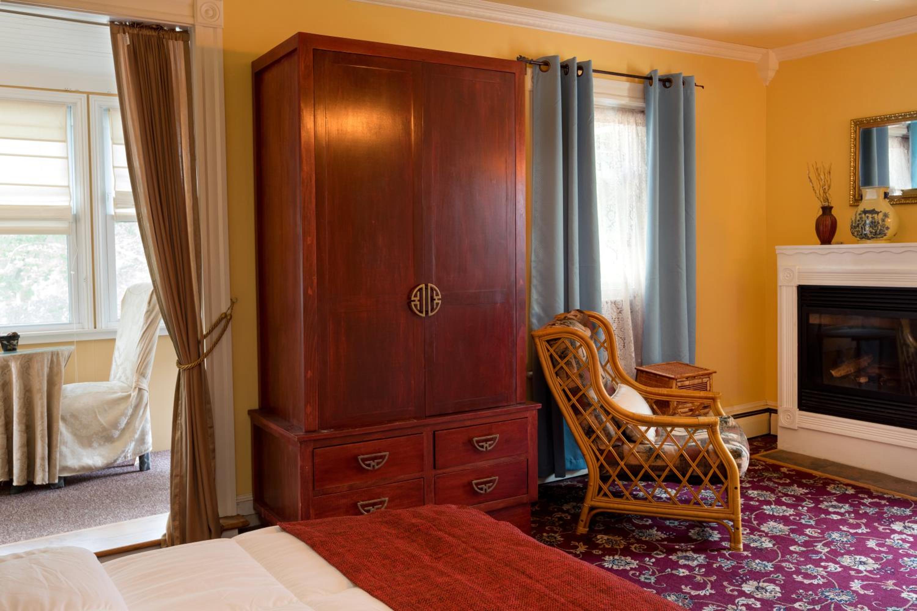 King Suite with Balcony photo 1